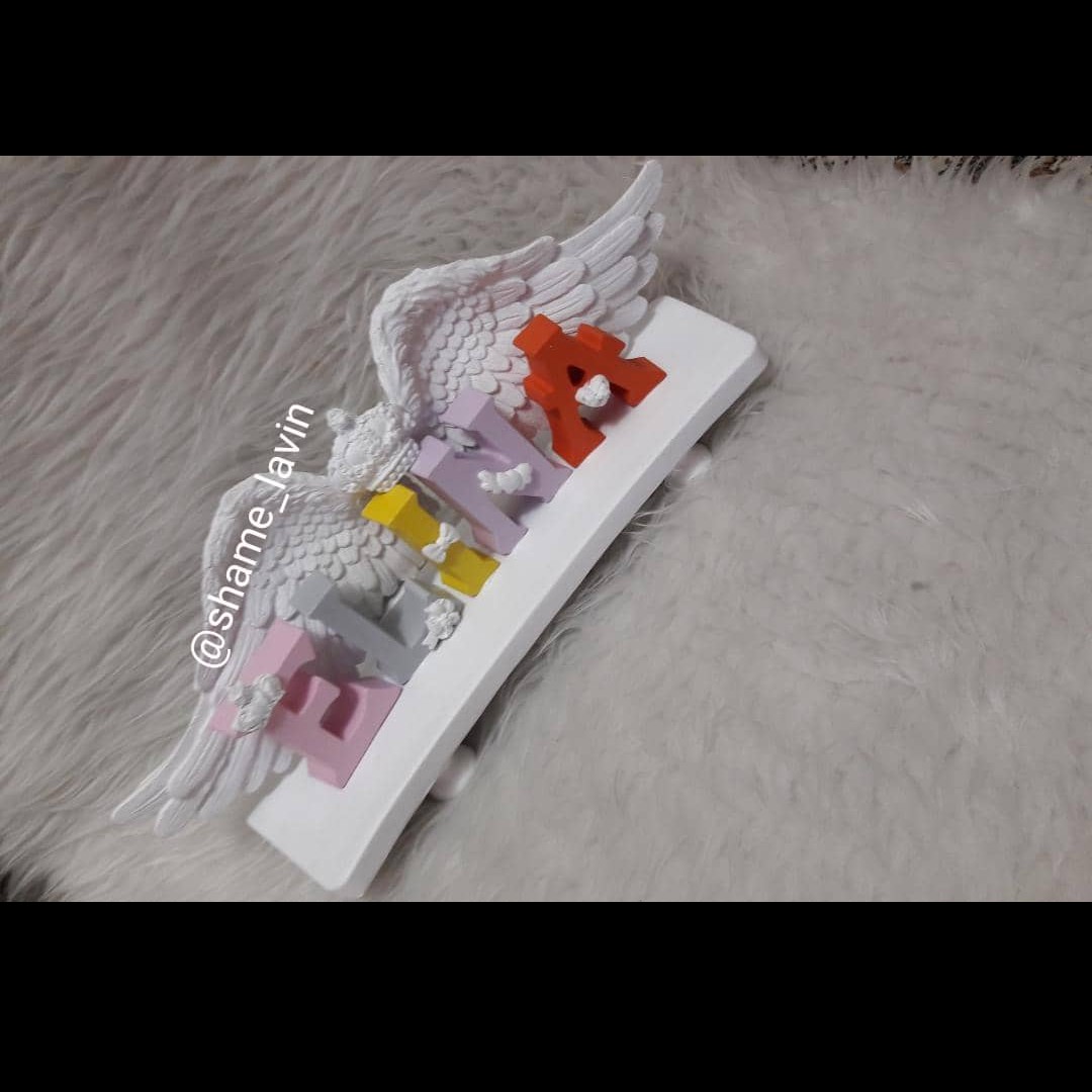 استند اسم سنگی، فونت حروف رومی،هر اسمی خواستی ، اسم رو قسمت گفت و گو  بگو قیمت برای  5 حرفیه،اسم 3و 4 حرفی 20 ت  کم میشه