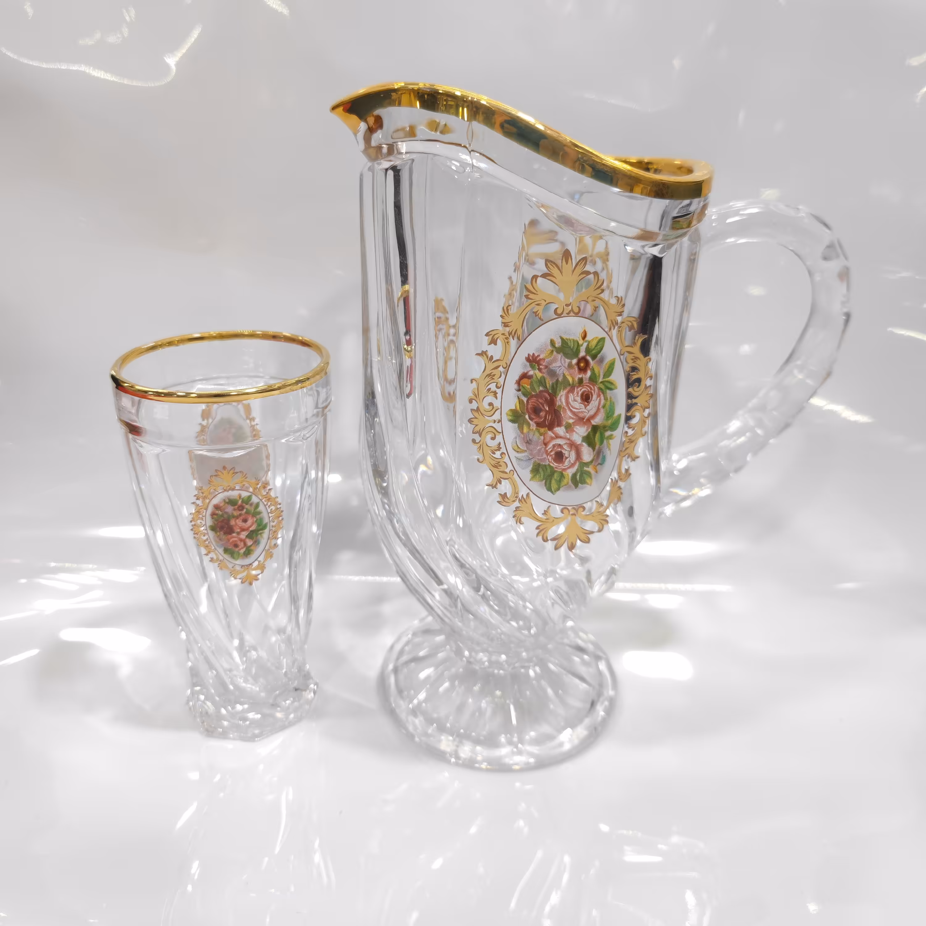 پارچ و لیوان تولیب لب طلا گلدار 