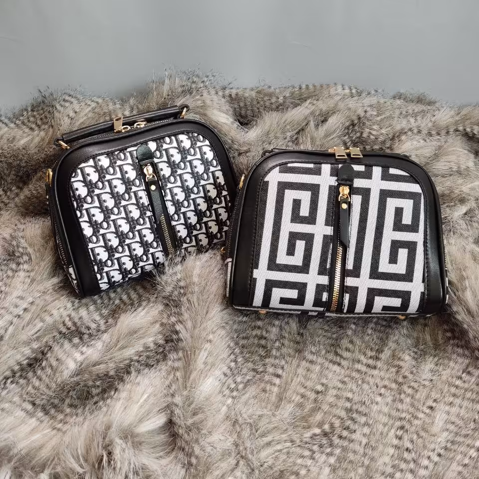 کیف پاسپورتی  دوزیپ  با آستر خارجی تنوع طرح بینظیر 