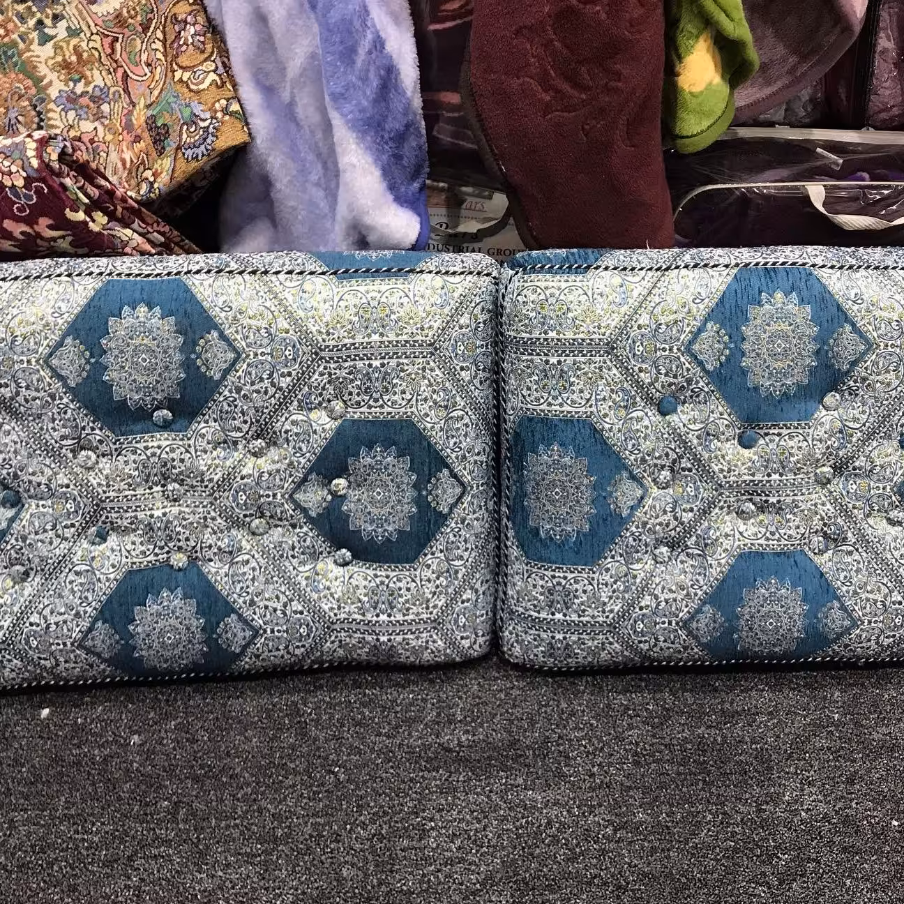 پشتی ( تکیه گاه)