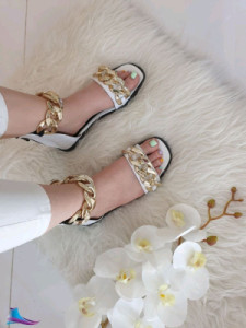 صندل زنانه جنس چرم شیک