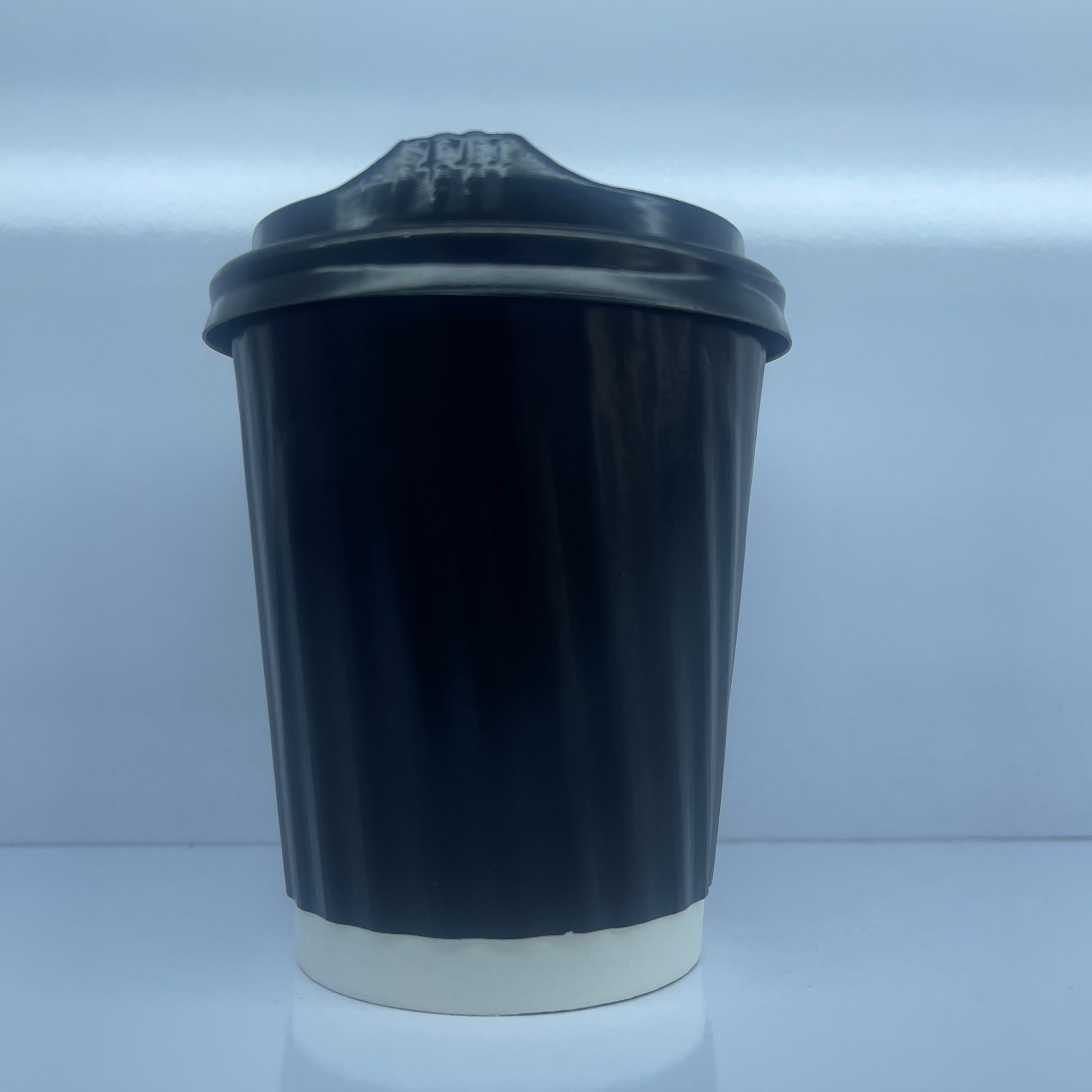 لیوان کاغذی دوجداره کرکره ای  220 سی سی طرح عمومی 2000 عددی(با درب)