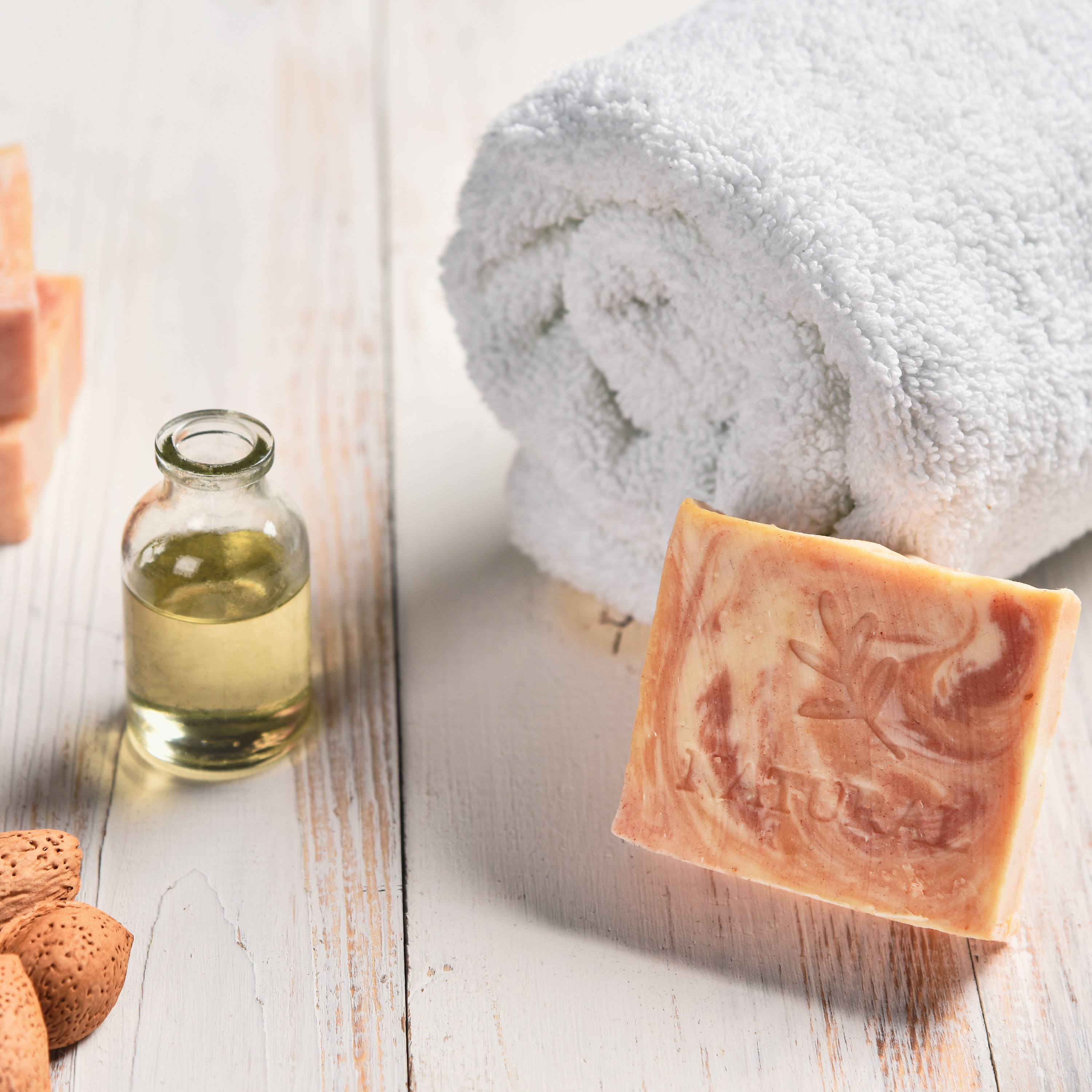 صابون طبیعی و دستساز ماکادمیا