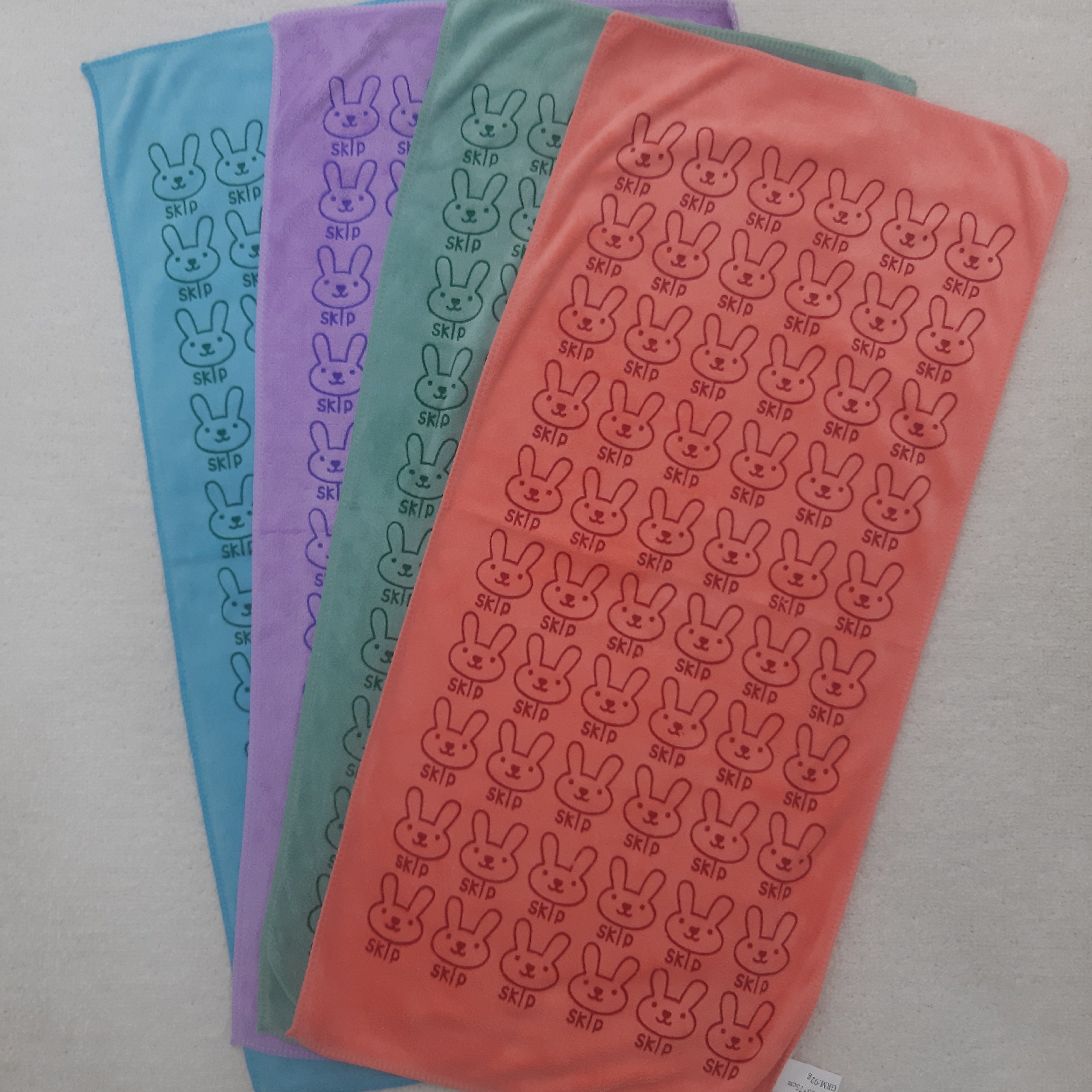 حوله دست و صورت خرگوشی 35 در 75 رنگ آبی و گلبهی موجود