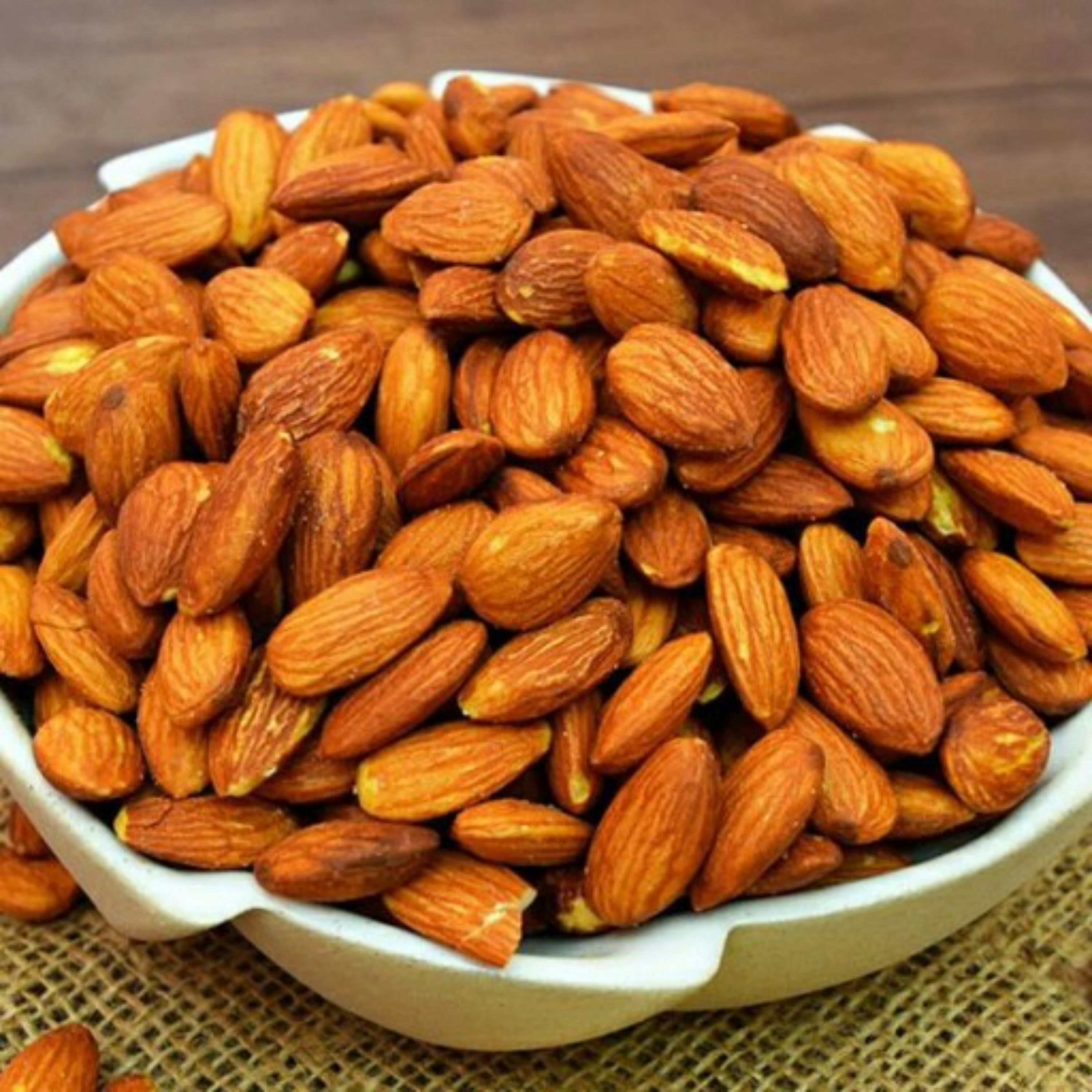 مغز بادام خارجی درجه یک