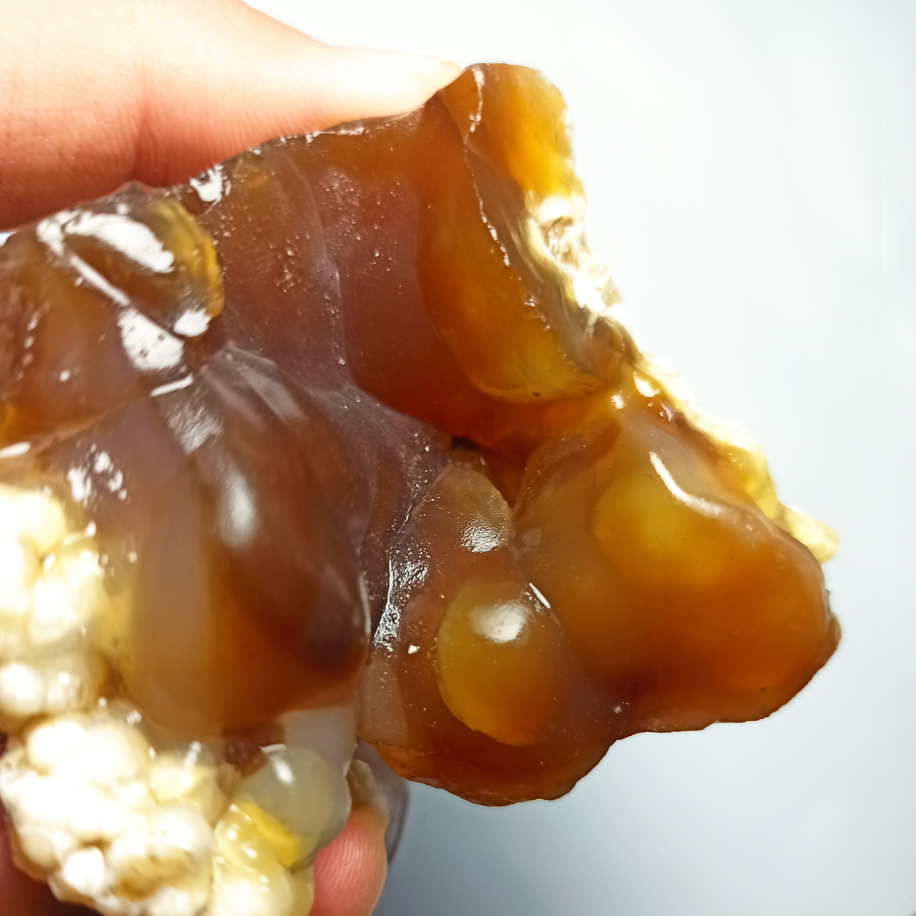 سنگ راف عقیق عسلی خوشرنگ و زیبا کلکسیونی تزئینی و دکوری کاملا طبیعی و اصل معدنی 