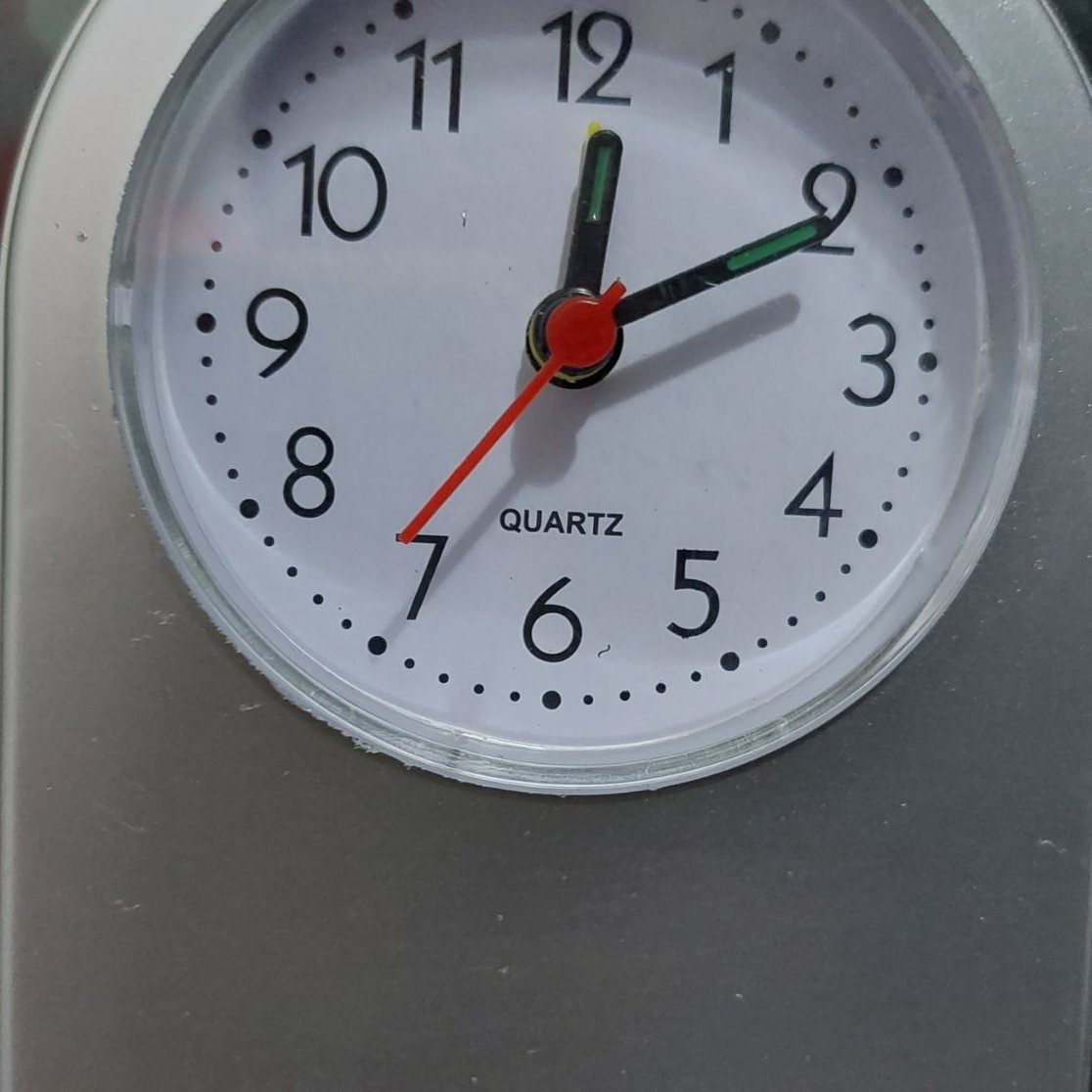 ساعت رو میزی