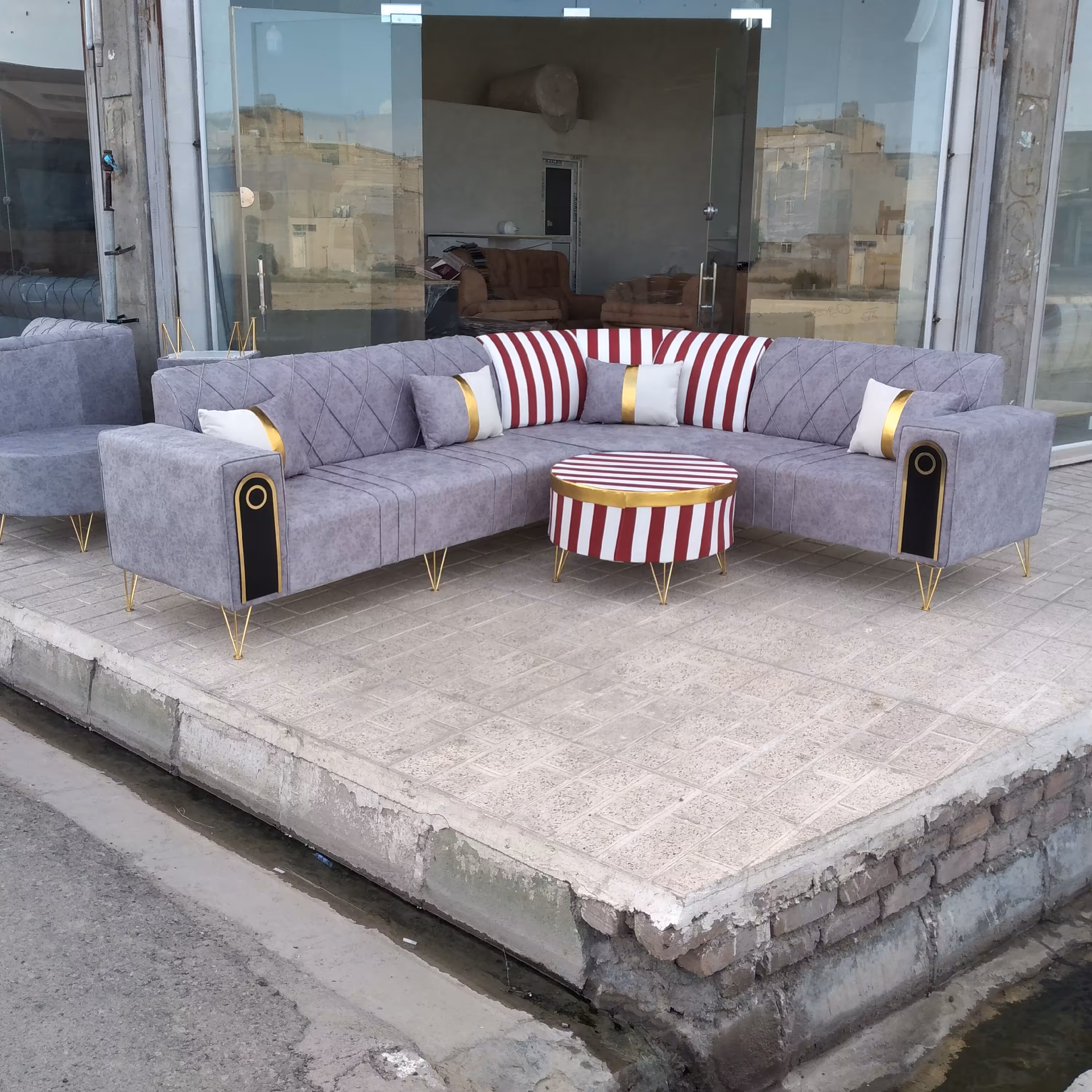 مبل الچستر کمجا پایه فلزی فورتیک 