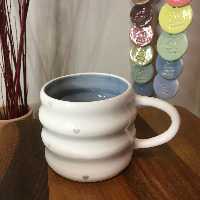 ماگ سرامیکی دست ساز رنگی قلبی