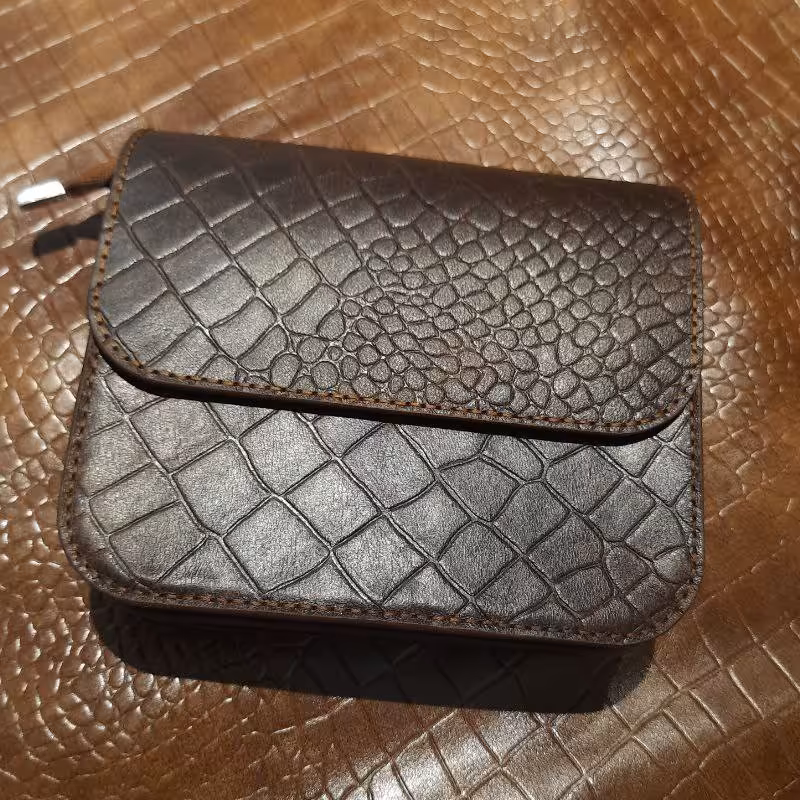 کیف چرم دستی اسپورت دست دوز