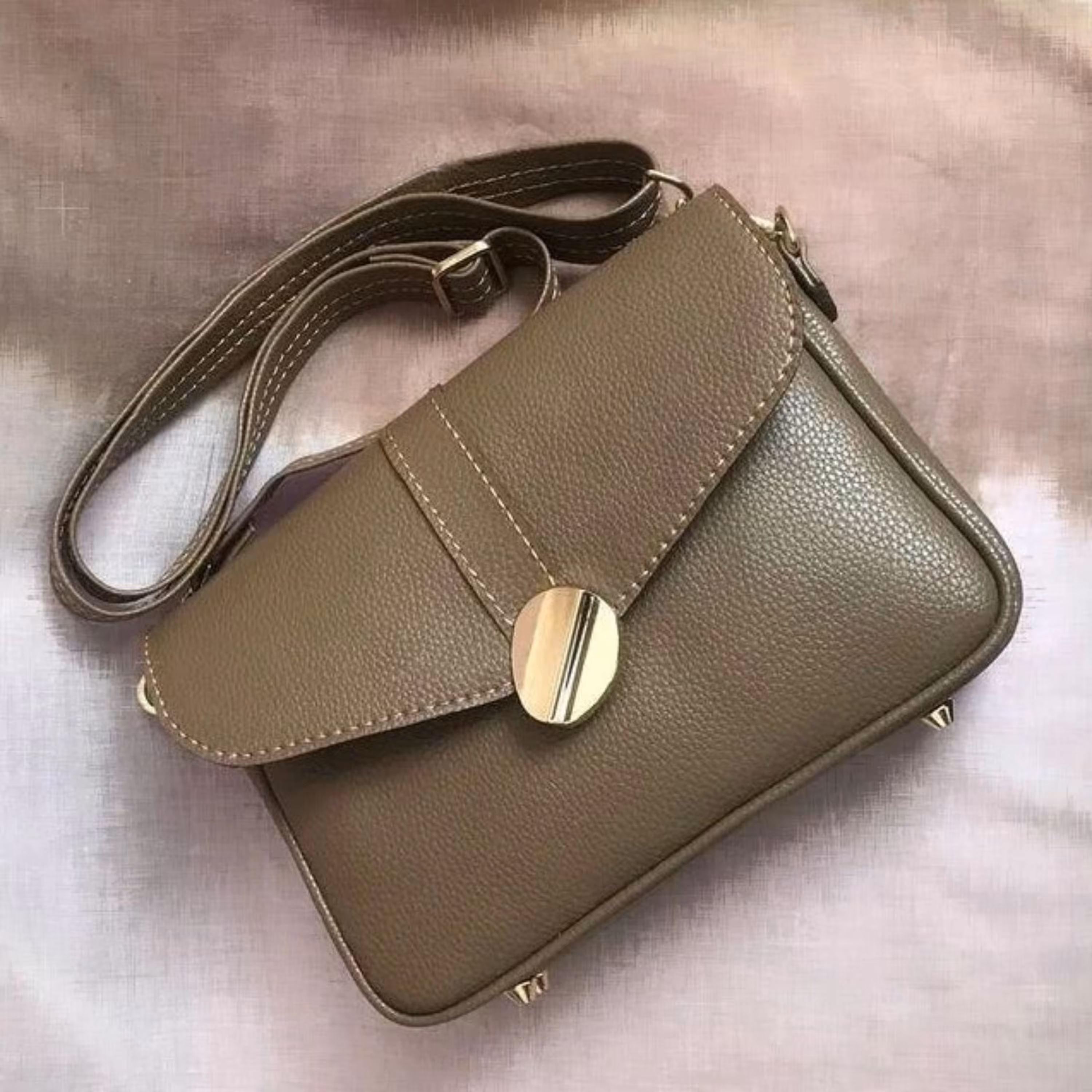 کیف دوشی چرم دست دوز زنانه