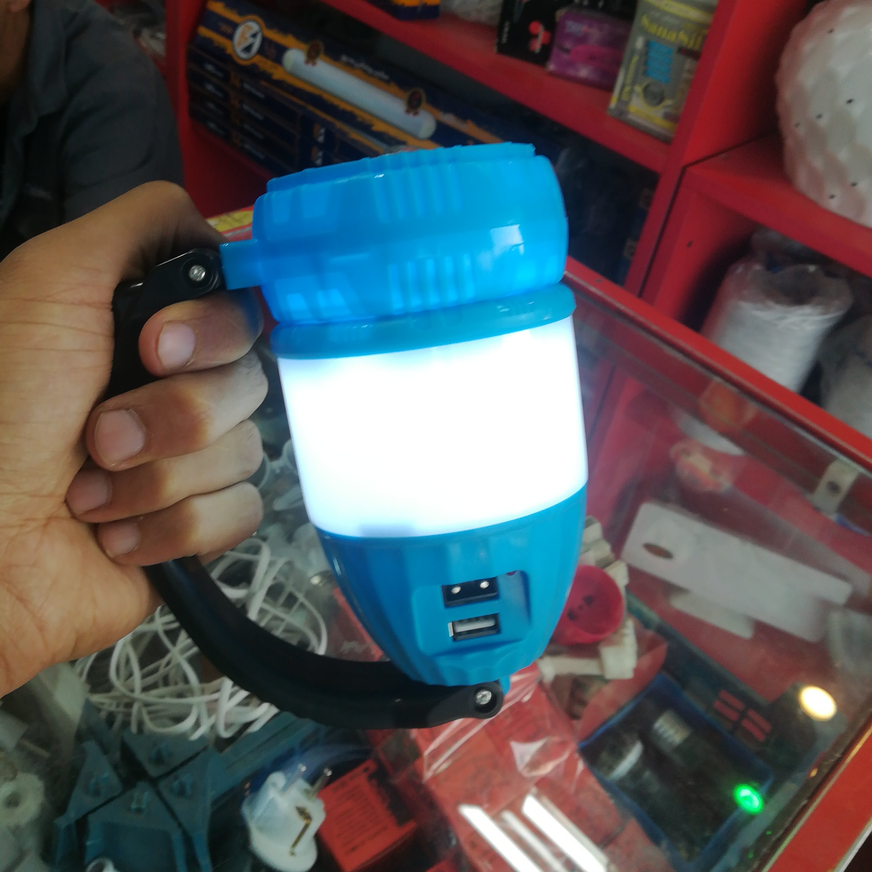 چراغ شارژی دستی