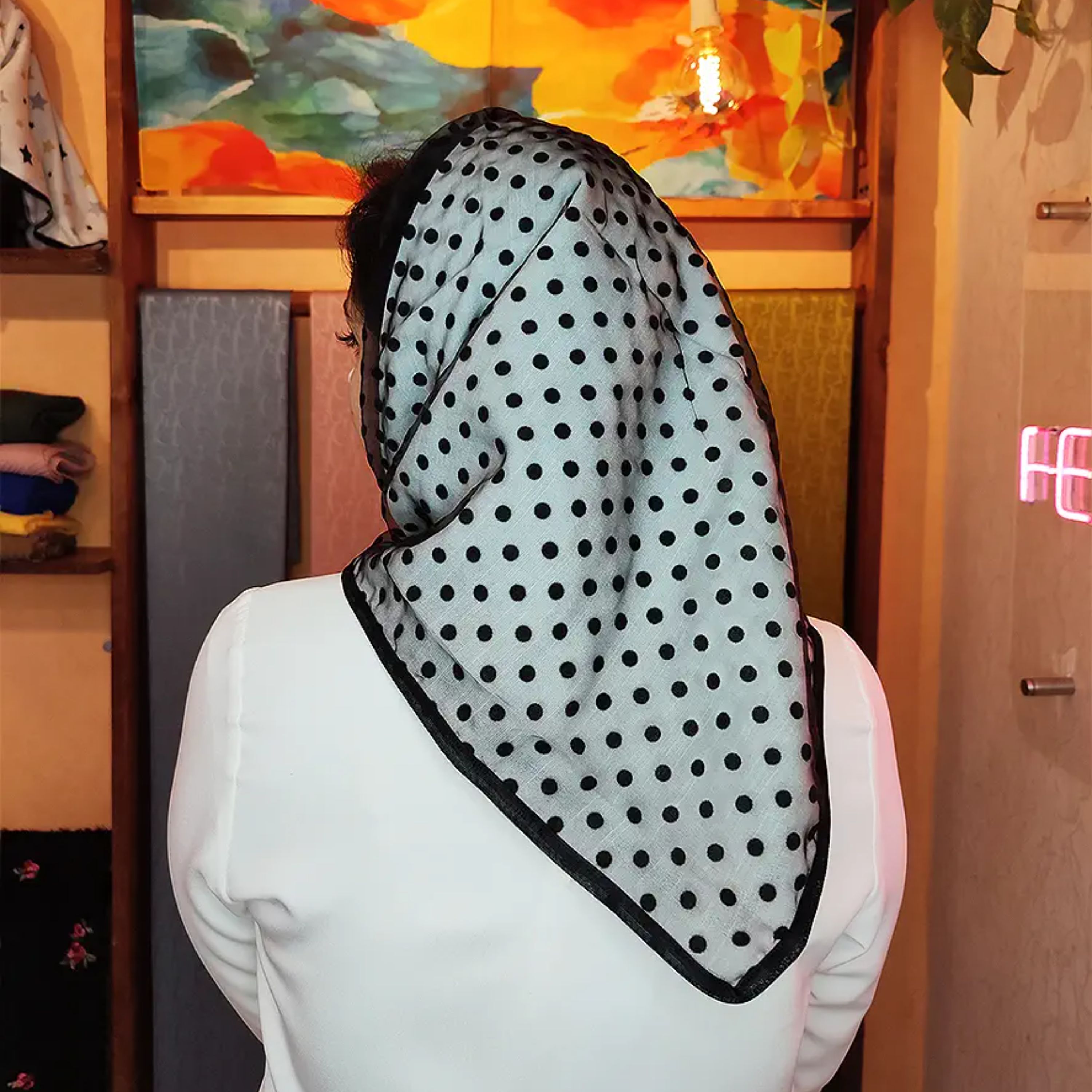 مینی اسکارف خالدار گان دوزی شده طوسی روشن کد 8516