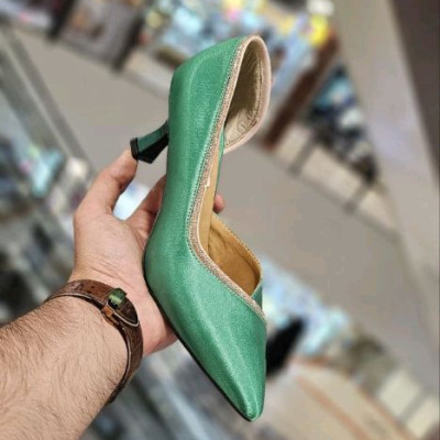 کفش پاشنه دار