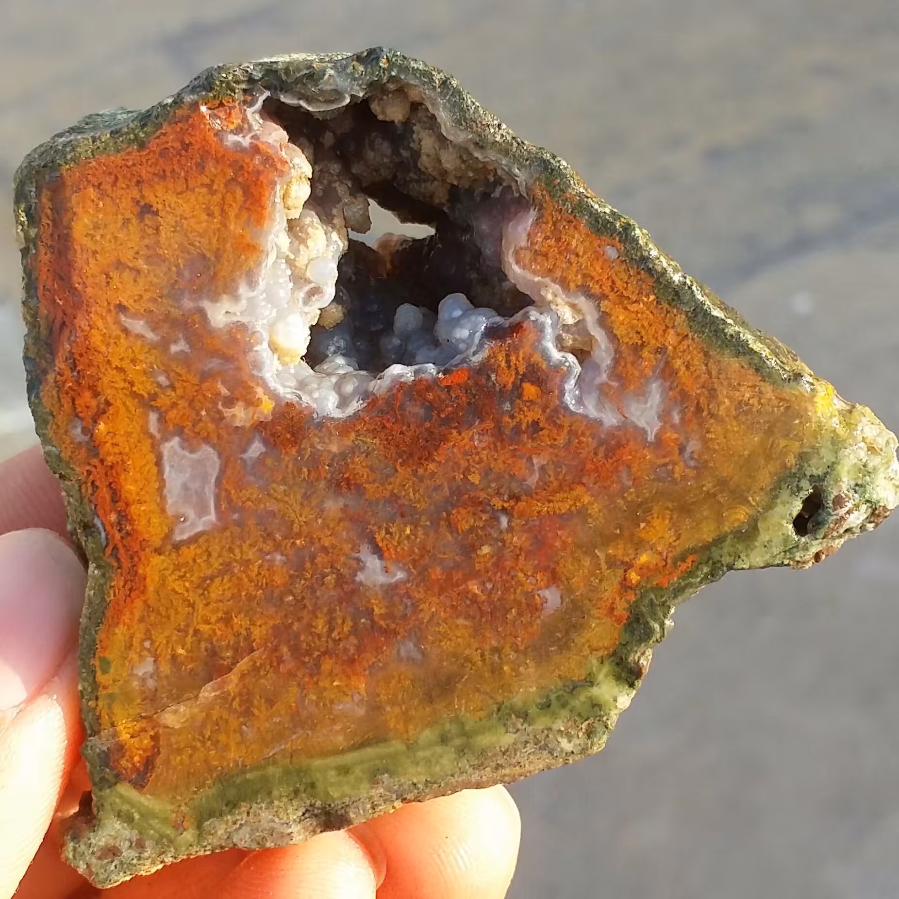 اسلایس سنگ راف عقیق شجر منظره 7رنگ بسیار دیدنی شاهکار خلقت کاملا طبیعی
با قابلیت ساخت چند نگین محشر
 کد 8275