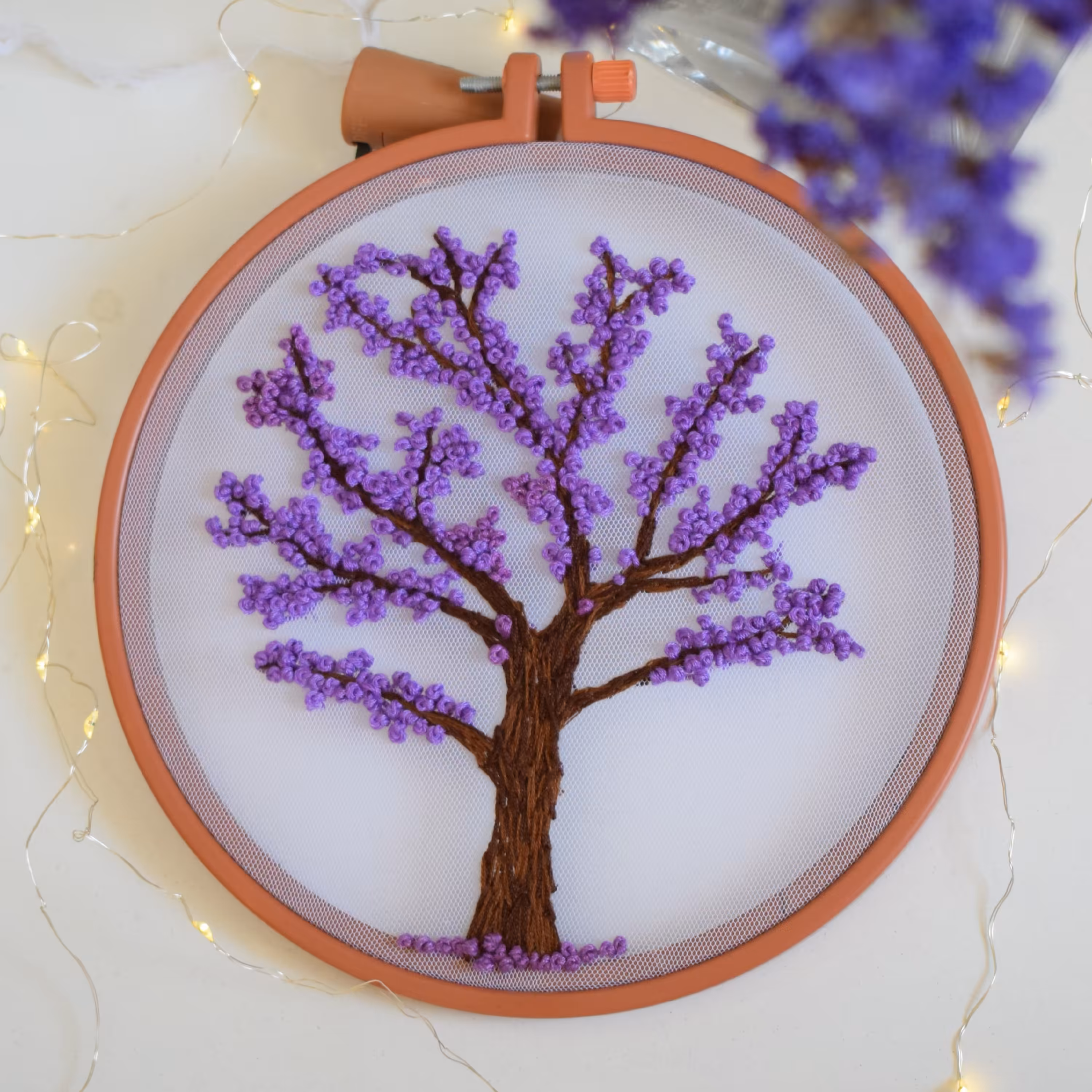 تابلو گلدوزی درخت بنفش