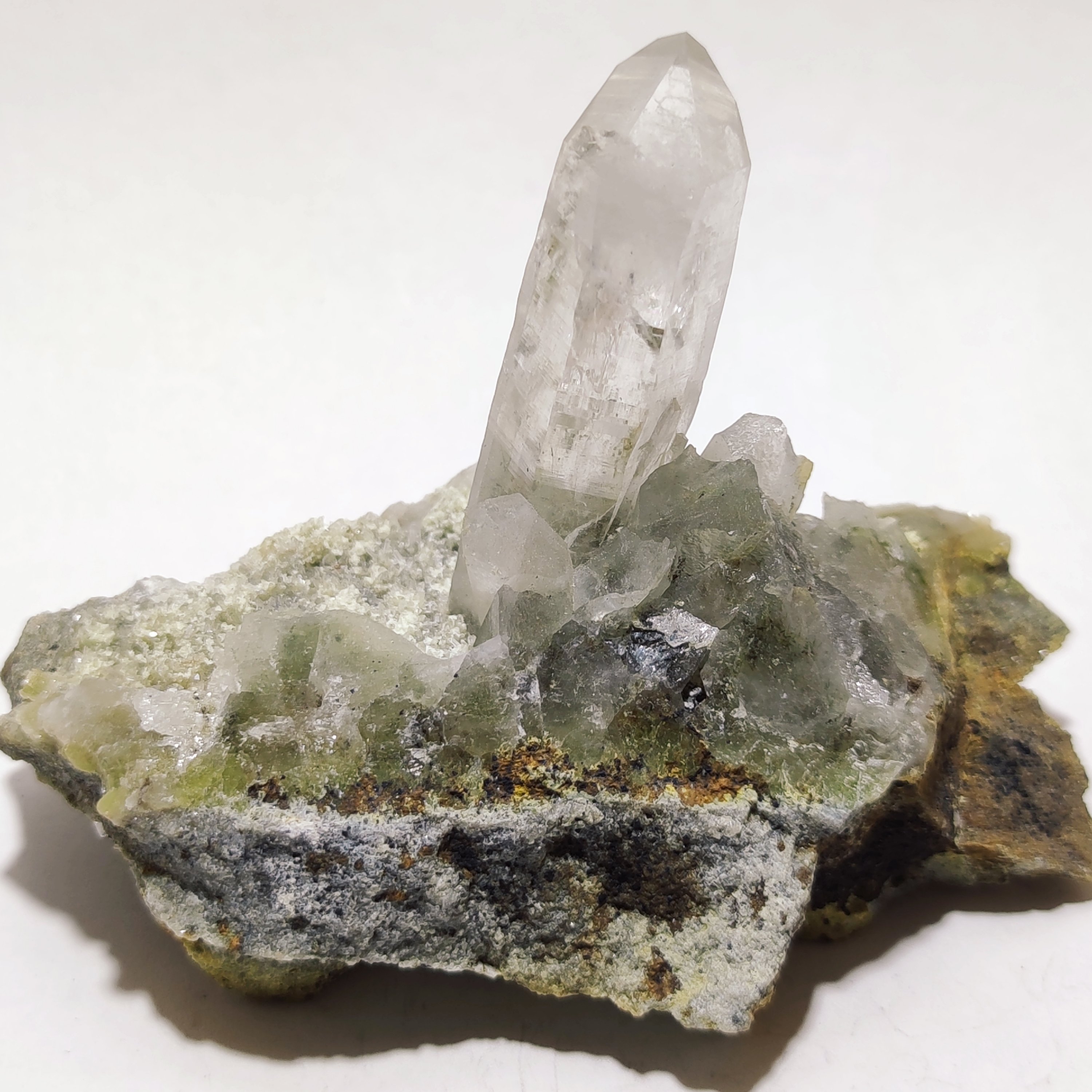 راف از جنس سنگ کوارتز معدنی شاخه ای