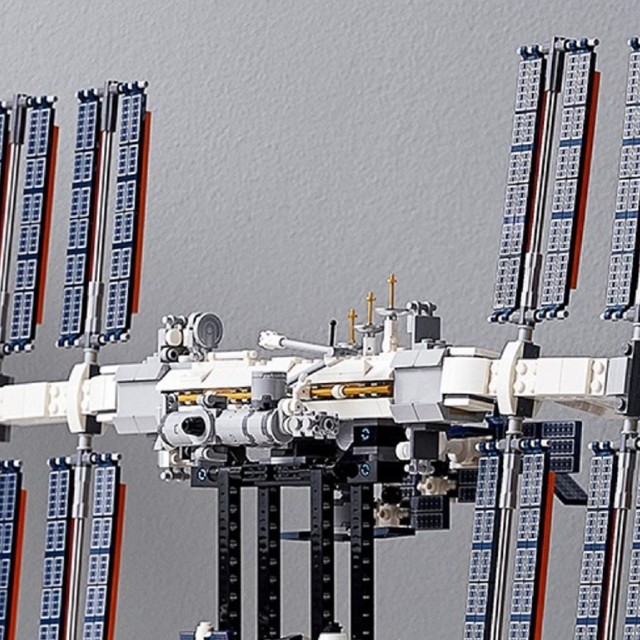 ست لگو سری آیدیاز طرح ایستگاه فضایی بین المللی ISS کد 21321
International Space Station