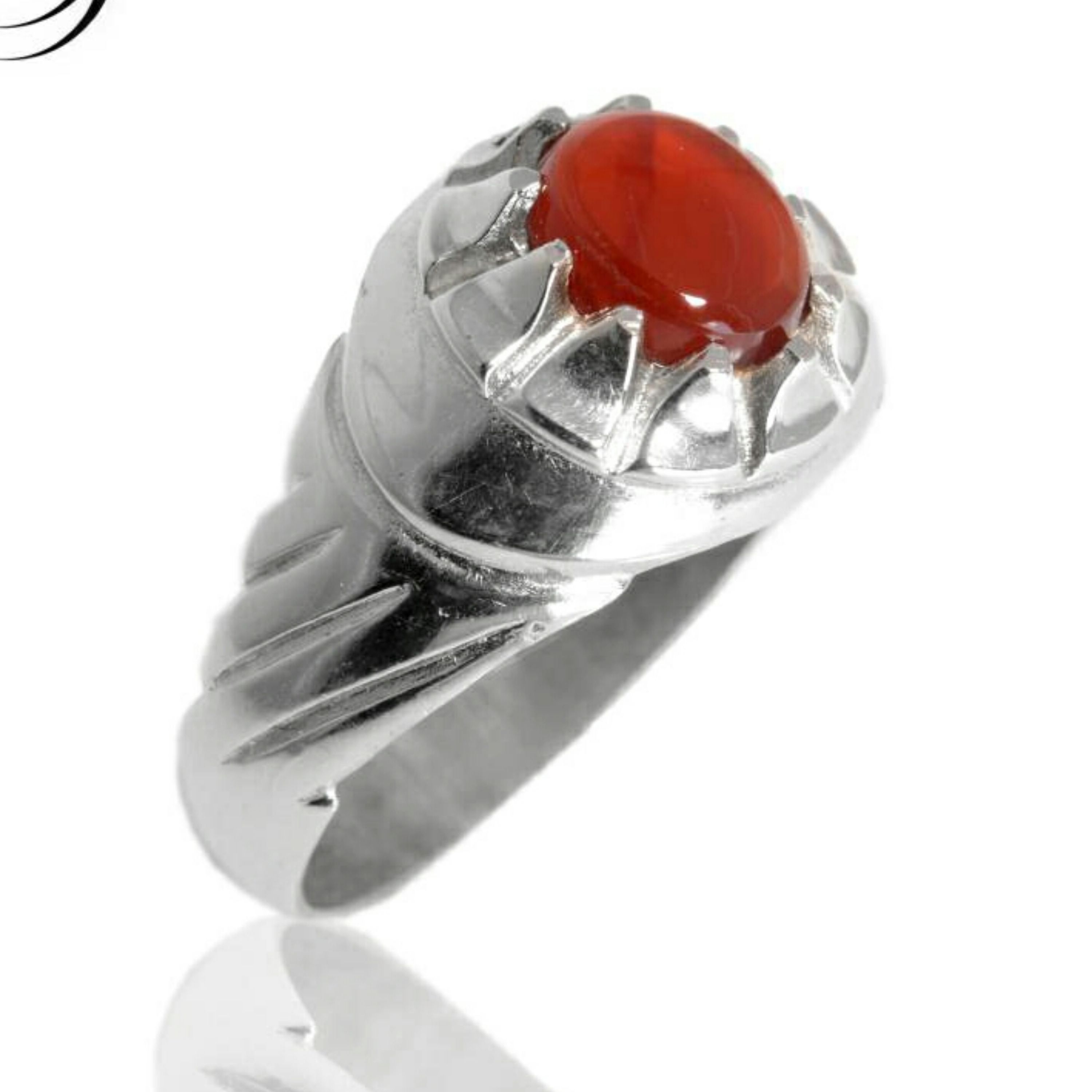 انگشتر نقره با سنگ عقیق قرمز حکاکی شده و با کد2555