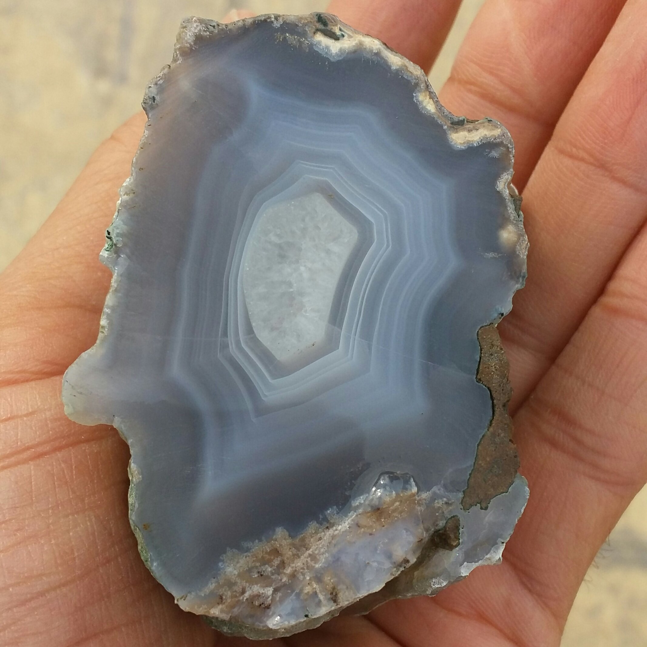 اسلایس سنگ راف عقیق سلیمانی سه بعدی کاملا طبیعی
 شاااهکار خلقت دیدنی با قابلیت ساخت چند نگین وچند اسلایس مجدد فوق العاده