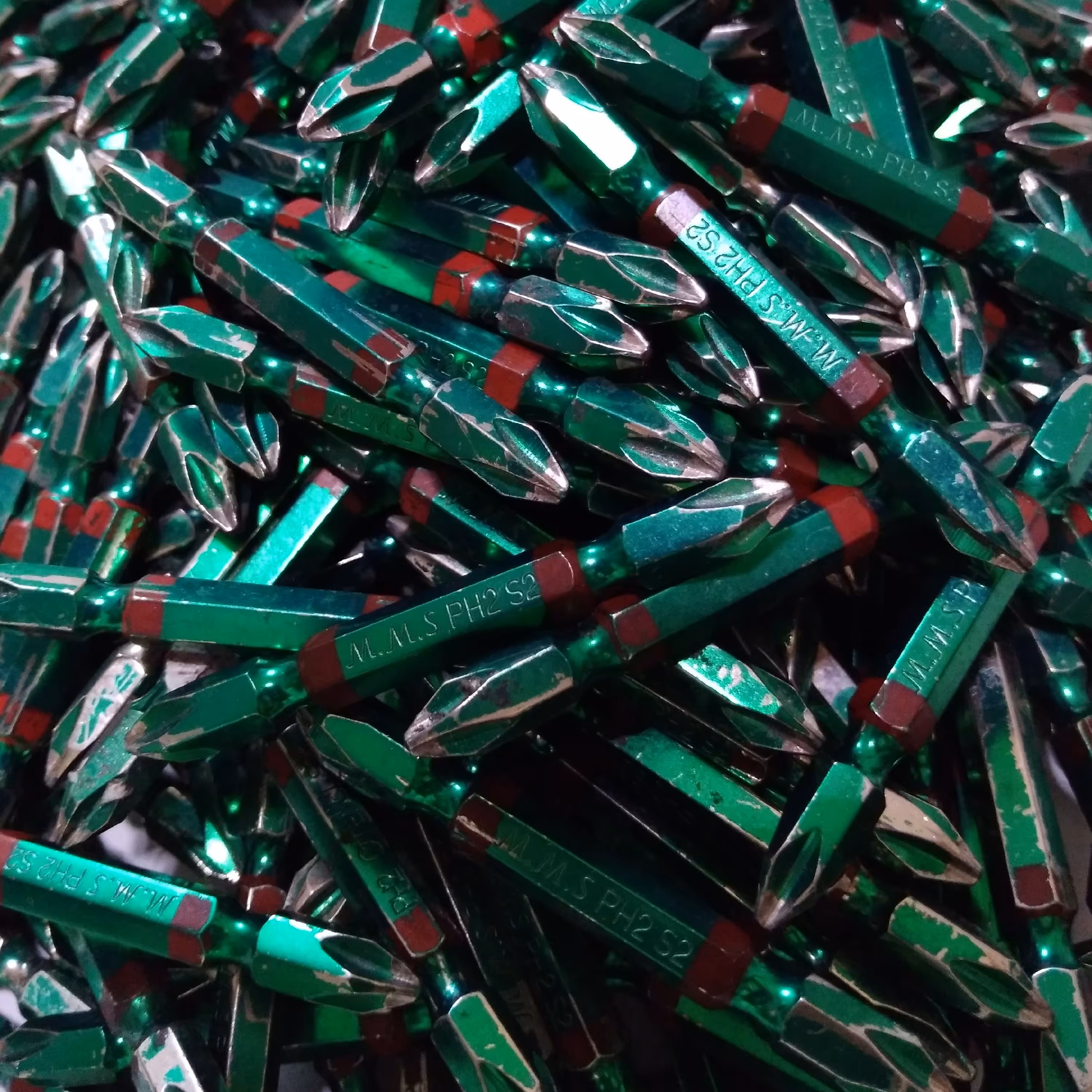 سرپیچ گوشتی 63 عددی  دوسر چهارسو سبز ام ام اس نوک پیچ گوشتی دوسر چهاسو فله ای MMS