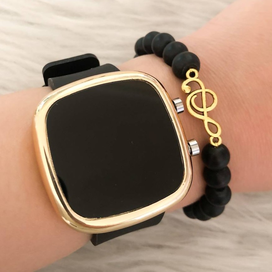 ساعت ال ای دی مربعی شکل