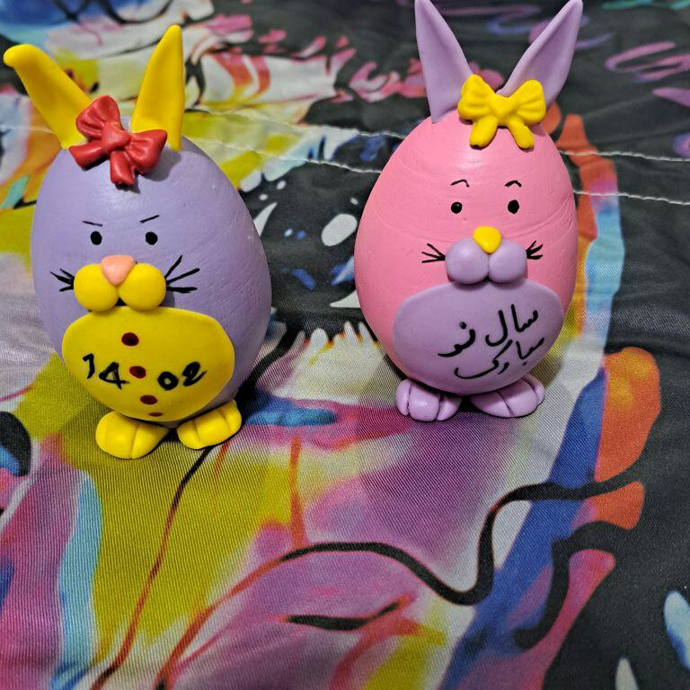 تخم مرغ سفالی با نماد سال جدید در رنگ بندی های مختلف ب دلخواه شما برای هفت سین و عیدی