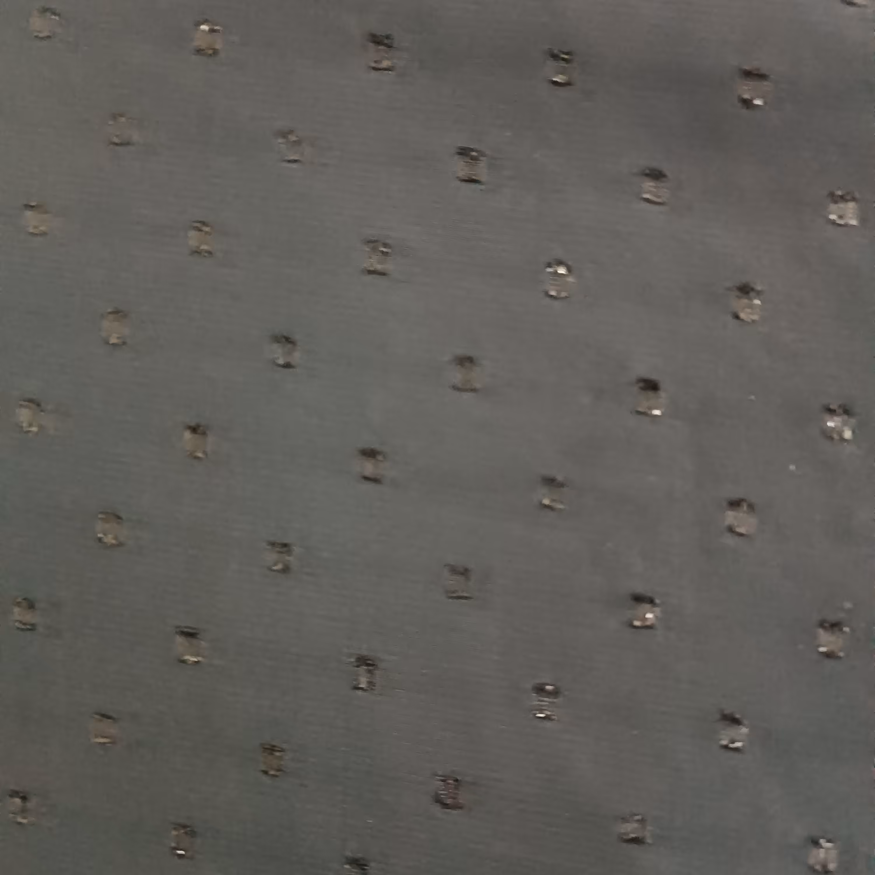 کرب  مشکی   طرح نگین دار    عرض  یک  و نیم   متر نیم متر 42000 تومن