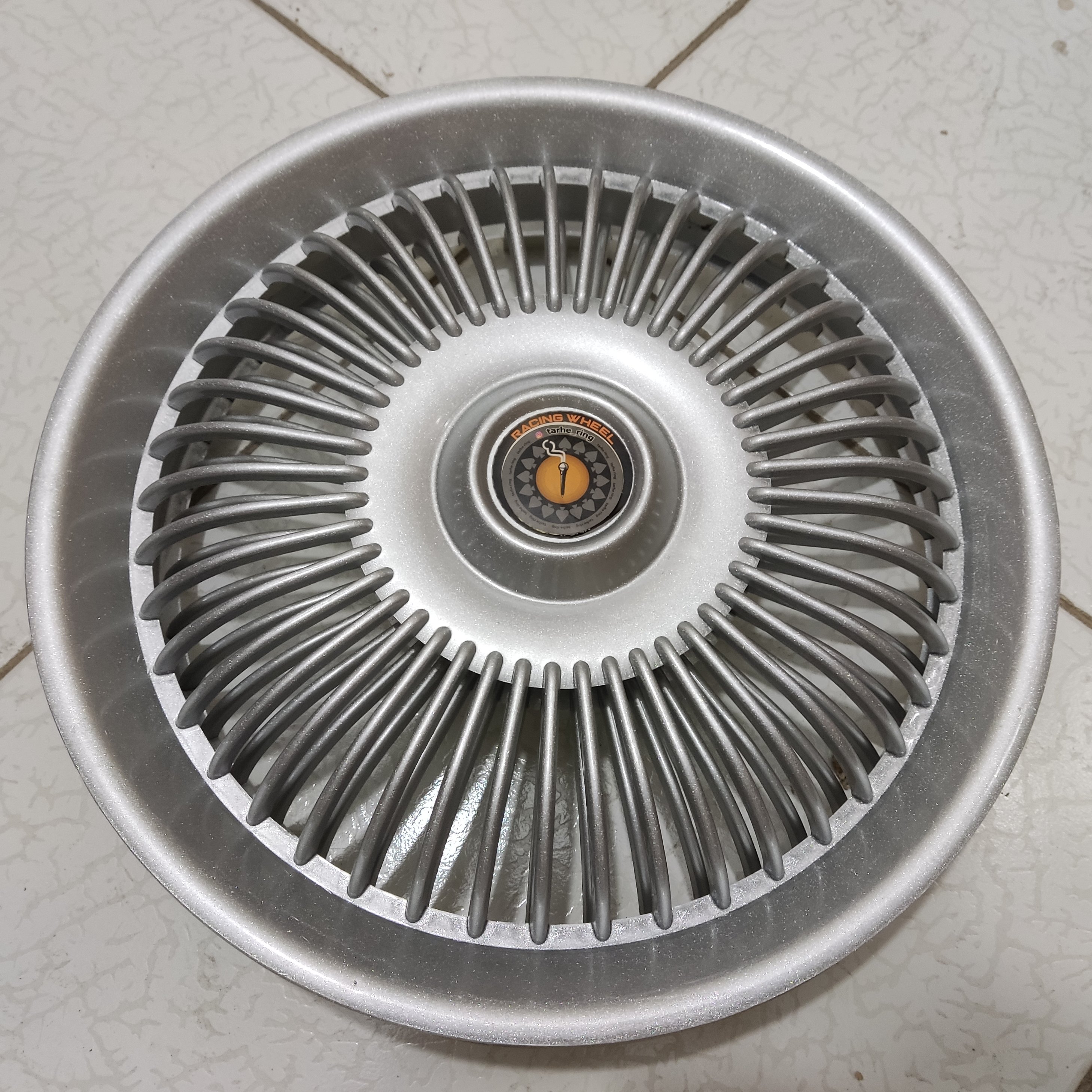 قالپاق پره ای طرح اسپرت سایز 13 اینچ موجود برای انواع پراید و پیکان 