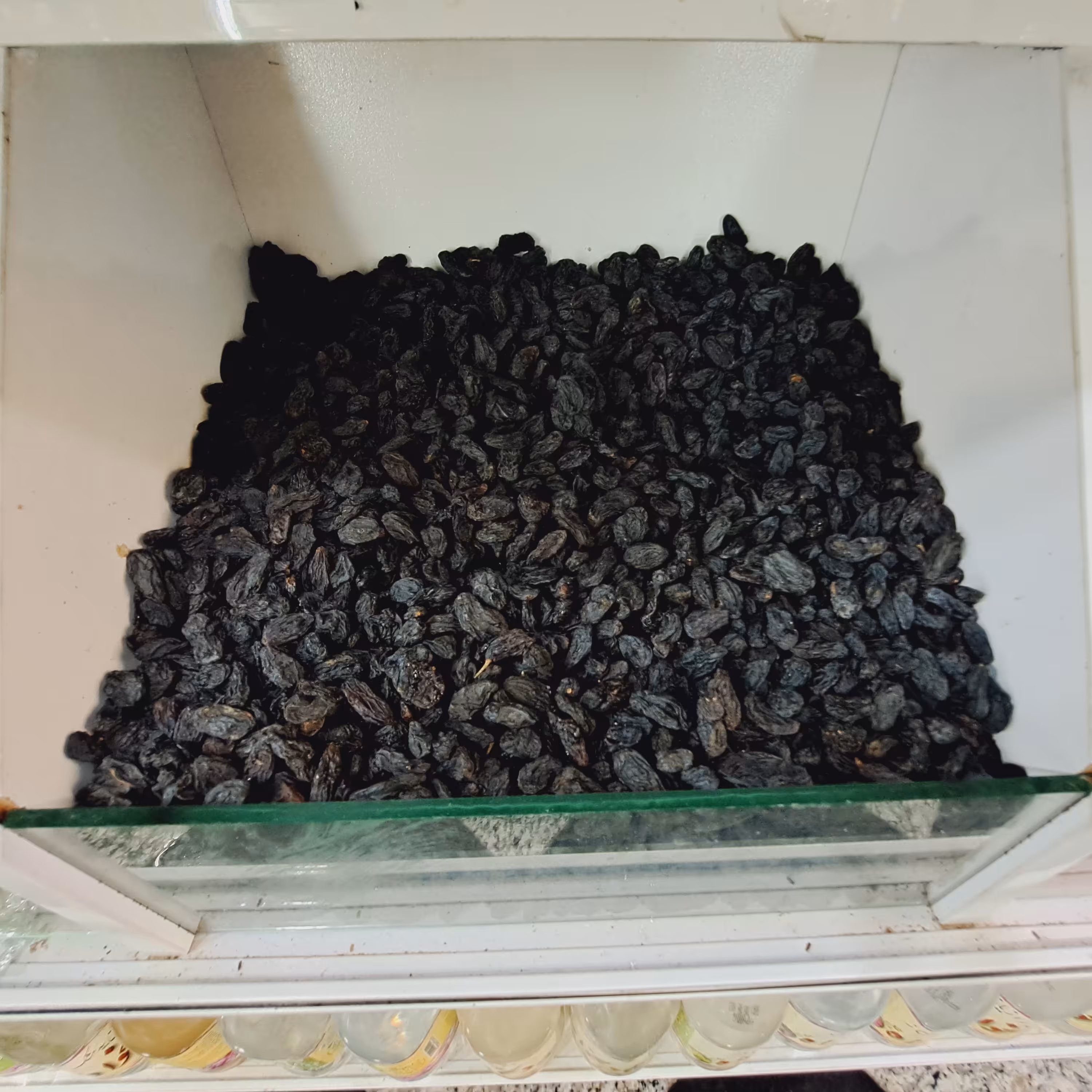 کشمش سیاه مویز دانه درشت و خوشمزه 