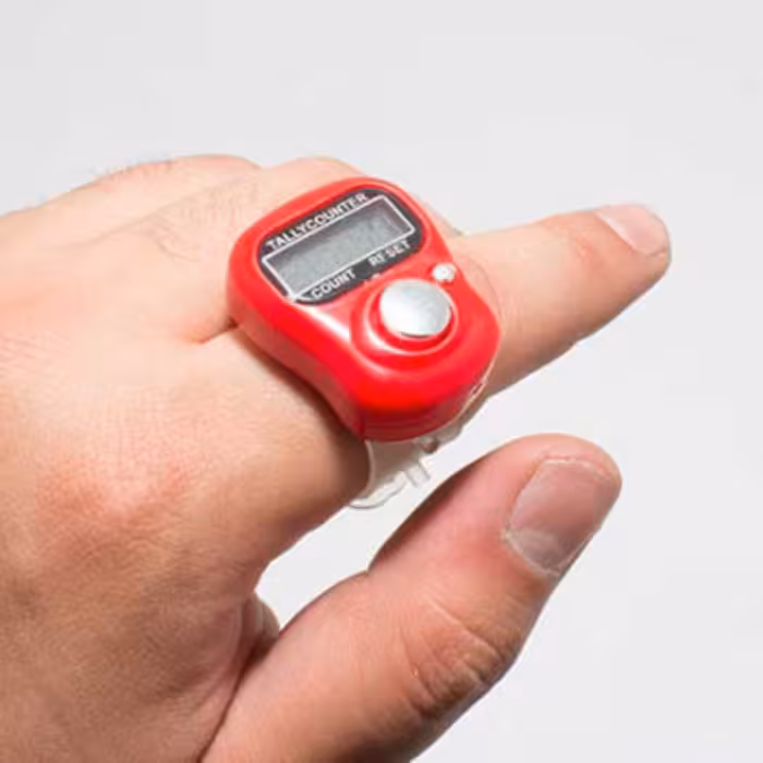 صلوات شمار دیجیتالی در سه رنگ قهوه ای و مشکی و قرمز