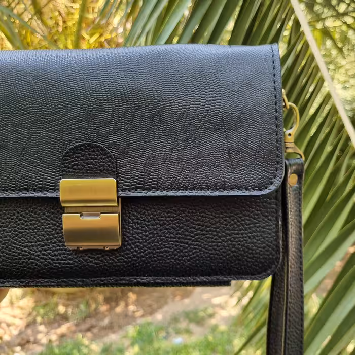 کیف  مدارک و پاسپورت چرم طبیعی  در رنگهای مشکی عسلی و قهوه ای 