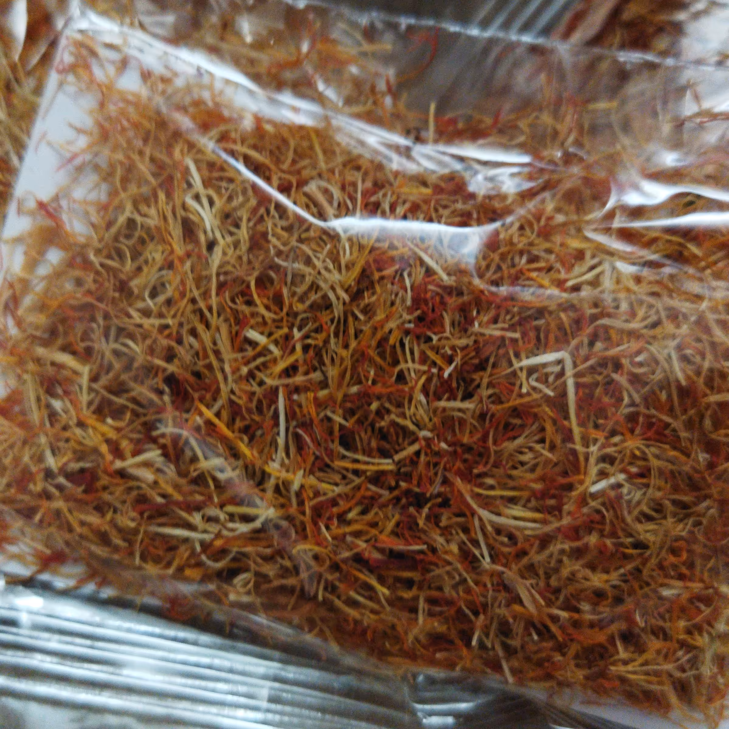 ریشه وساقه زعفران 