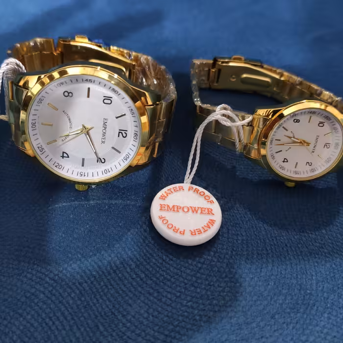 ساعت  مچی ست  بند فلزی طلایی وآلار