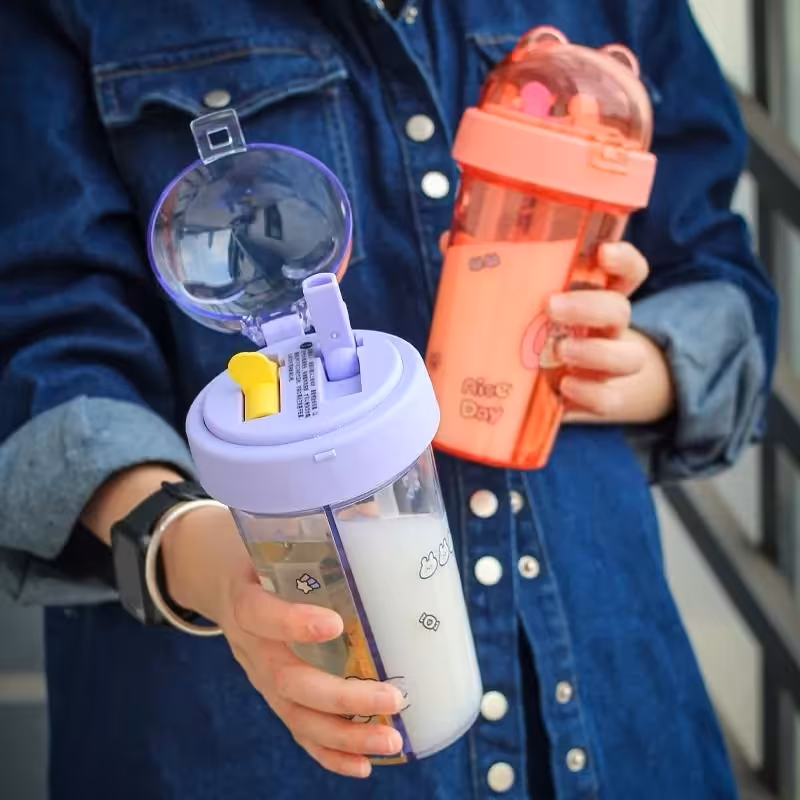 قمقمه فانتزی دومخزنه و دونی / قمقمه وارداتی دو مخزنه نی دار همراه با برچسب فانتزی 