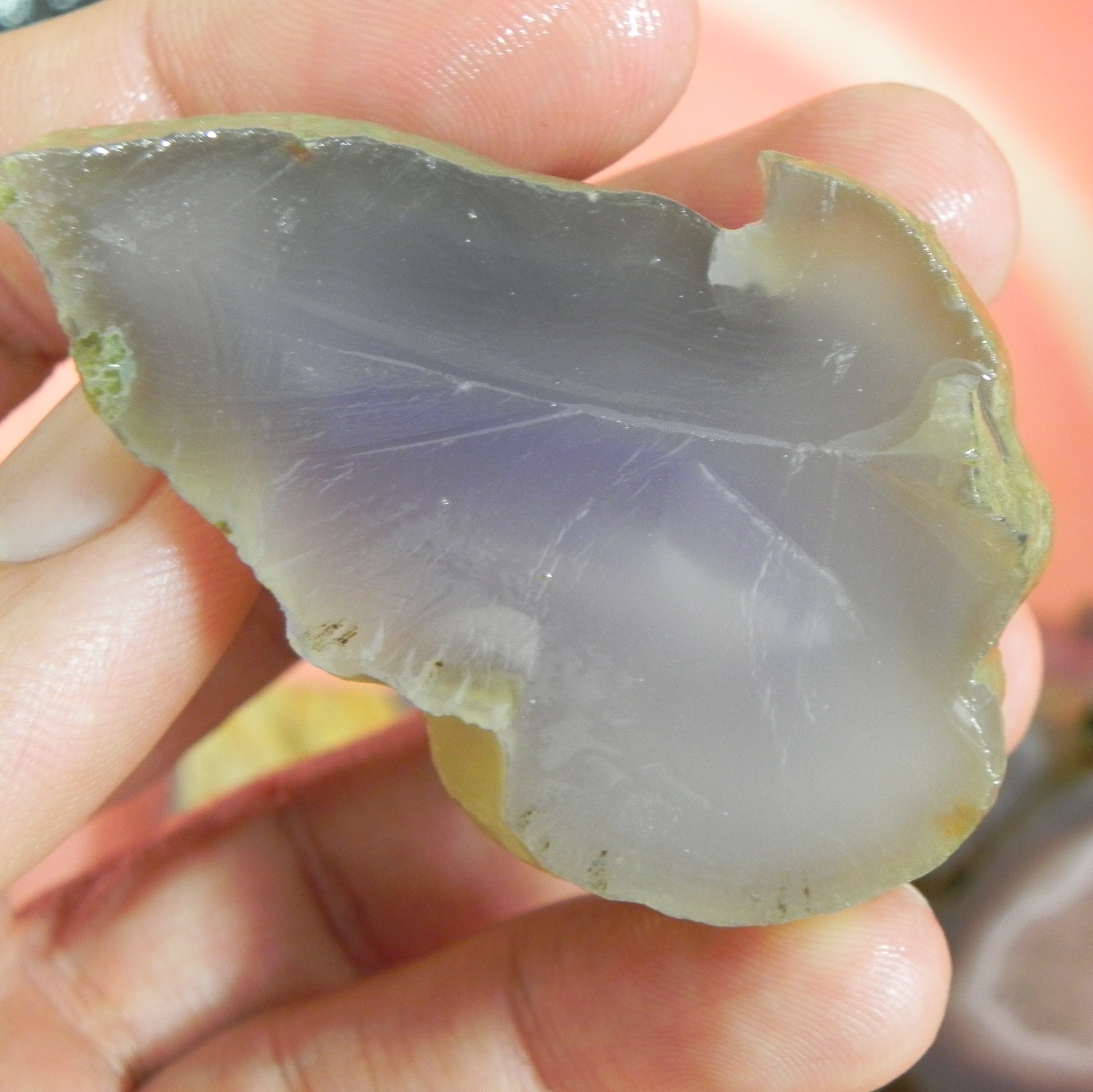 b8 سنگ راف عقیق سوسنی آبدار طبیعی معدنی 79گرم6سانت