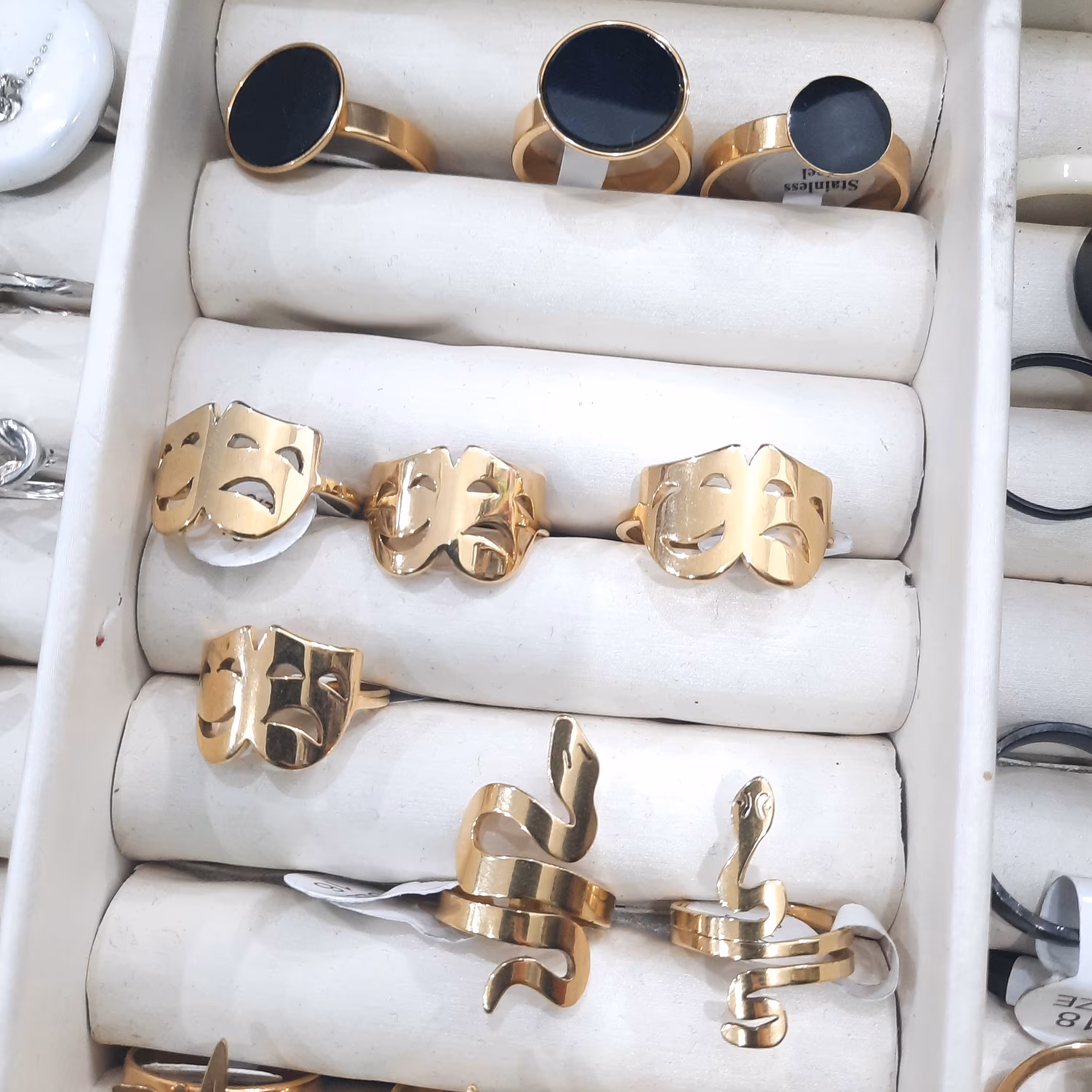 انگشتر زنانه و دخترانه طلایی 