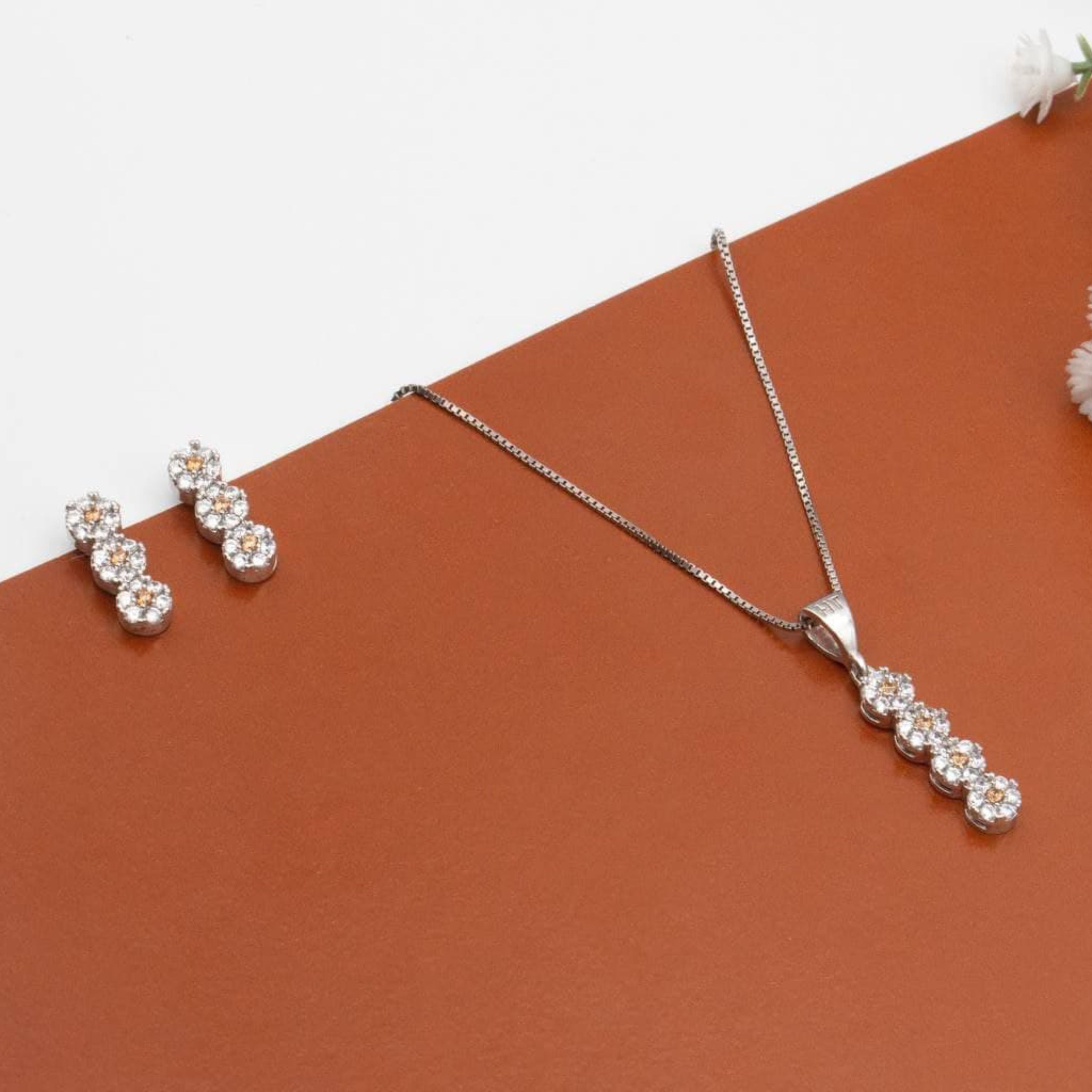 نیمست طرح فلاور نقره آکسو مدل EB