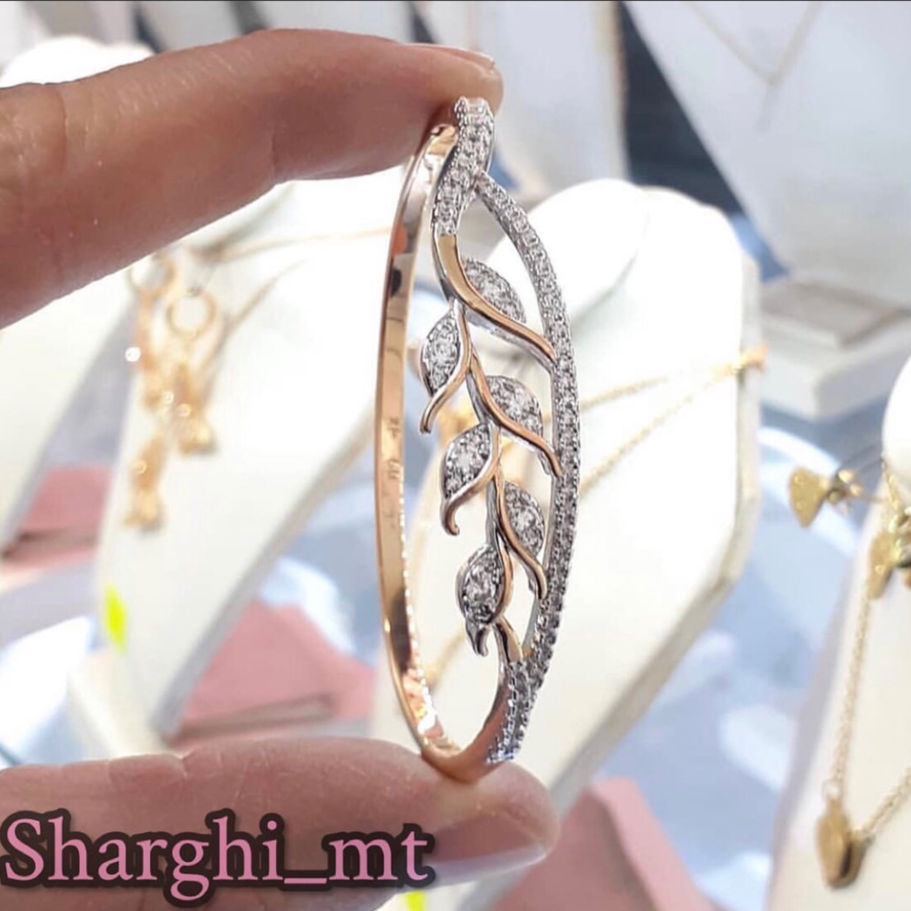 دستبند النگویی