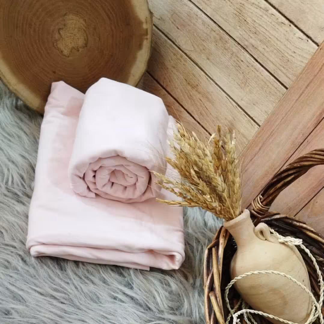 جنس پارچه :تریکو یه روپنبه صورتی 

قد پارچه :70
عرض پارچه:190
وزن پارچه:240گرم 

قیمت:55