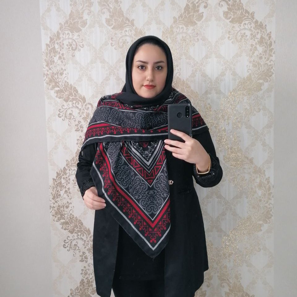 روسری قرمز