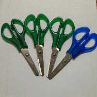 قیچی کوچک مارکE&GLEدر3 رنگ سبز صورتی آبی قابل استفاده افراد راست دست وچپ دست