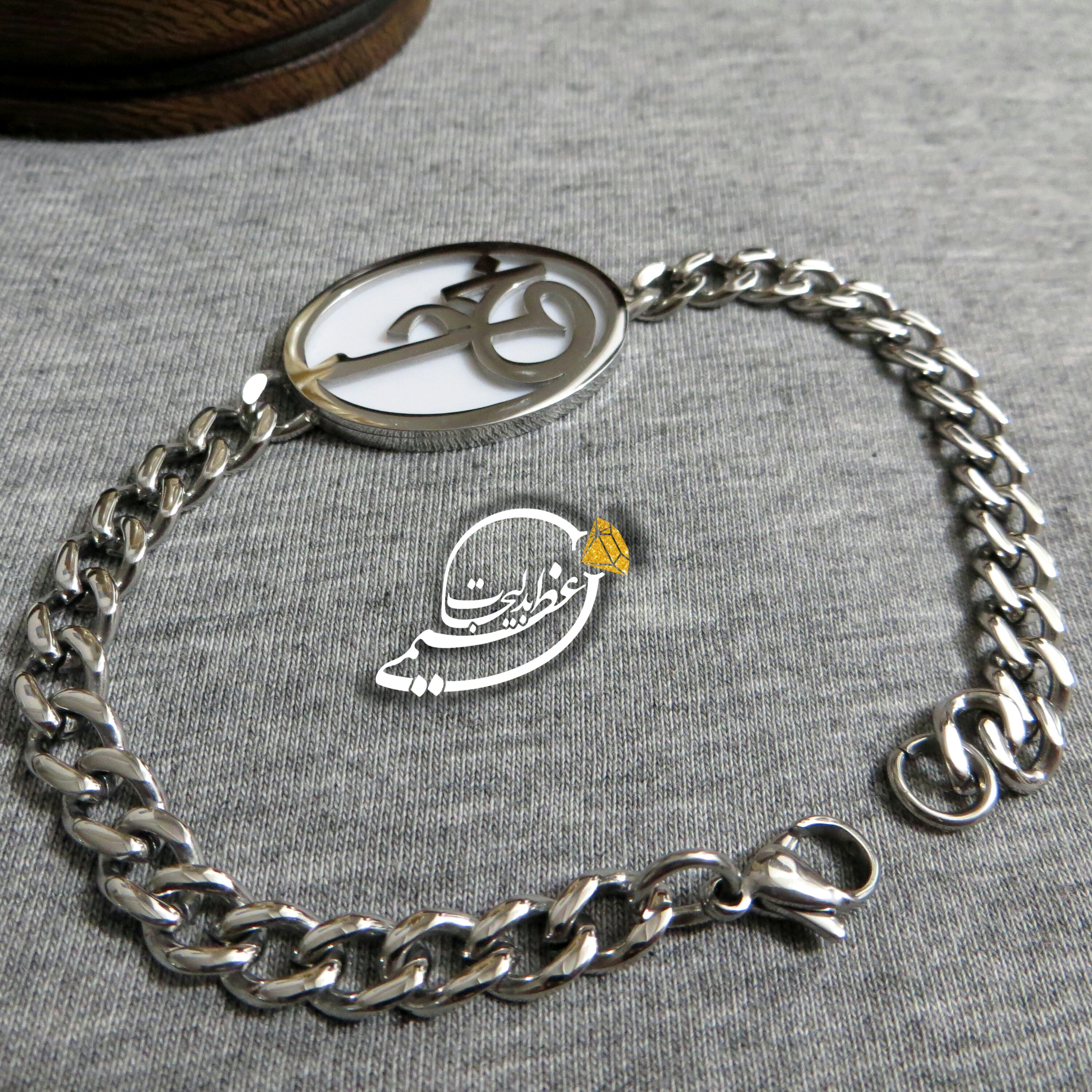 دستبند کارتیر نقره ای استیل رنگ ثابت درجه یک با پلاک خدا با کیفیت بسیار بالا 1