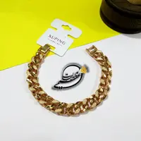 دستبند کارتیر  تراش خورده پهن برند ژوپینگ Xuping از جنس مس و روکش طلا  و رنگ ثابت و ضد حساسیت کاملا مشابه طلا  