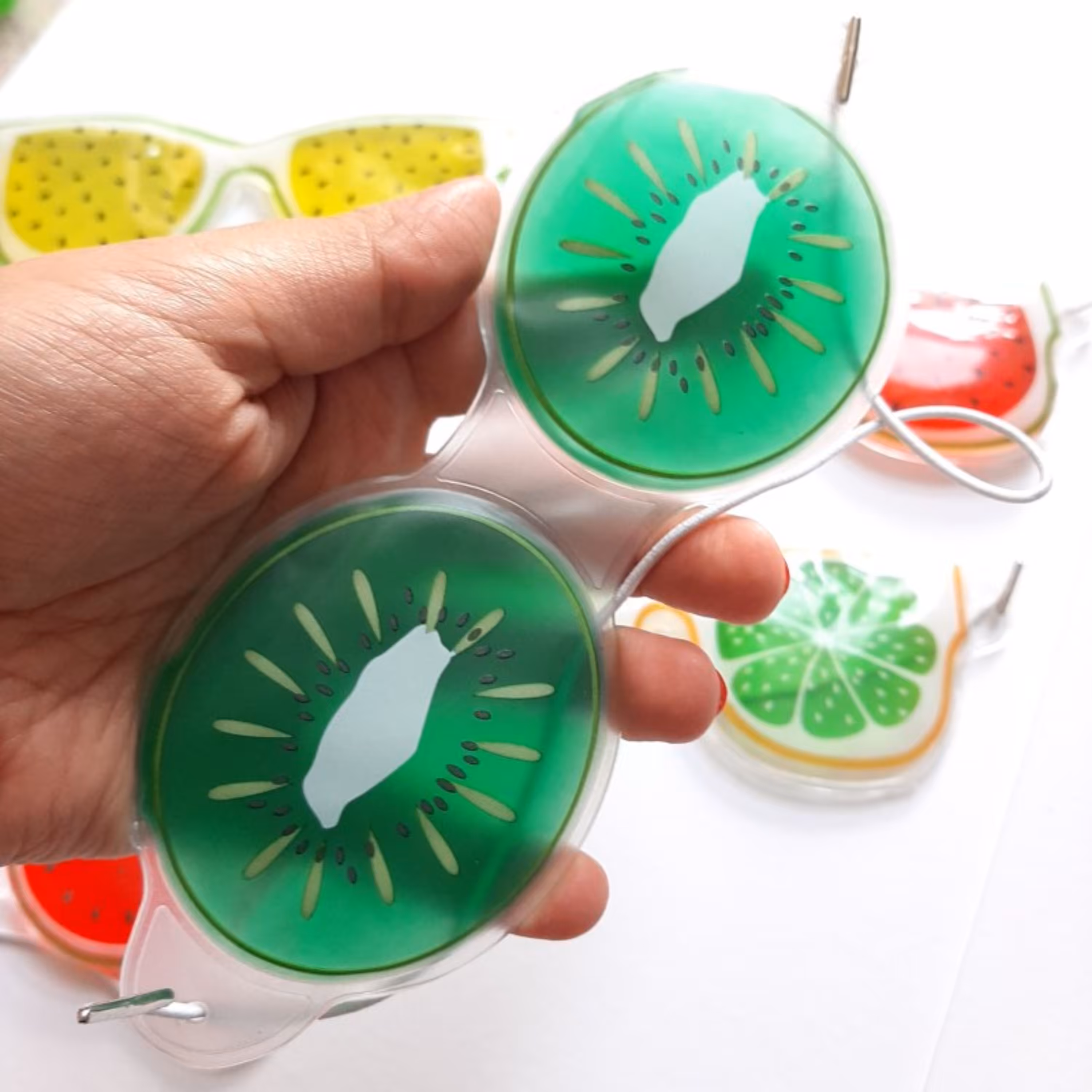 چشم‌بند فانتزی کمپرس دار میوه ای با رنگ شاد