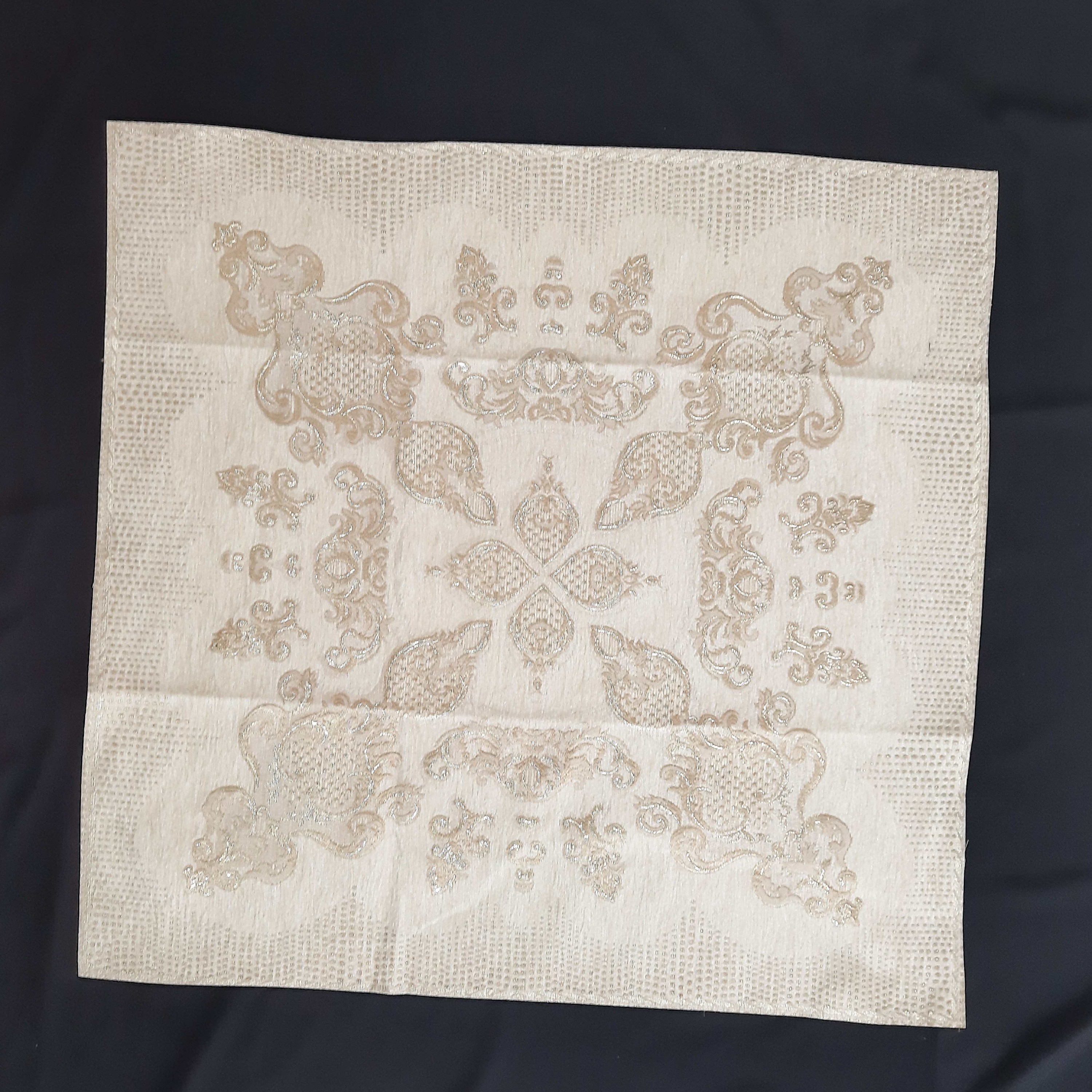 رومیزی مربع مخمل تراکم بالا لمه دار طرح جدید سایز 92در 92سانتی متر