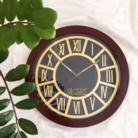 ساعت دیواری چوبی قطر 60 سانت مدل رومی صفحه مشکی