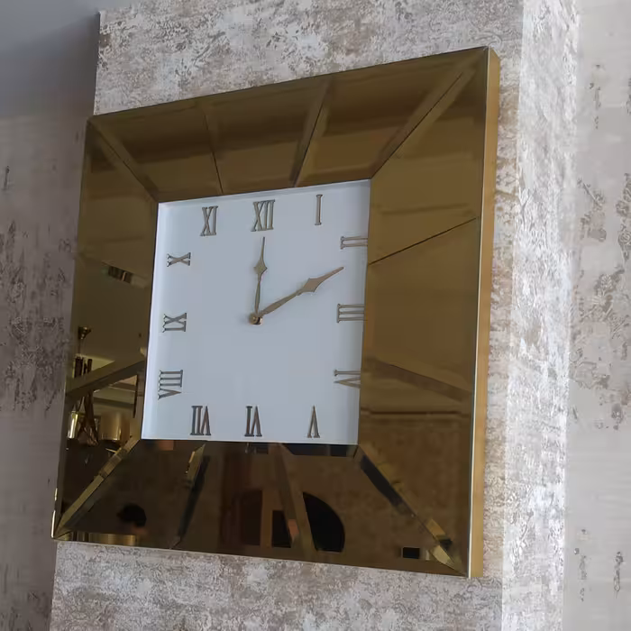 ساعت دیواری اسکوار طلایی 