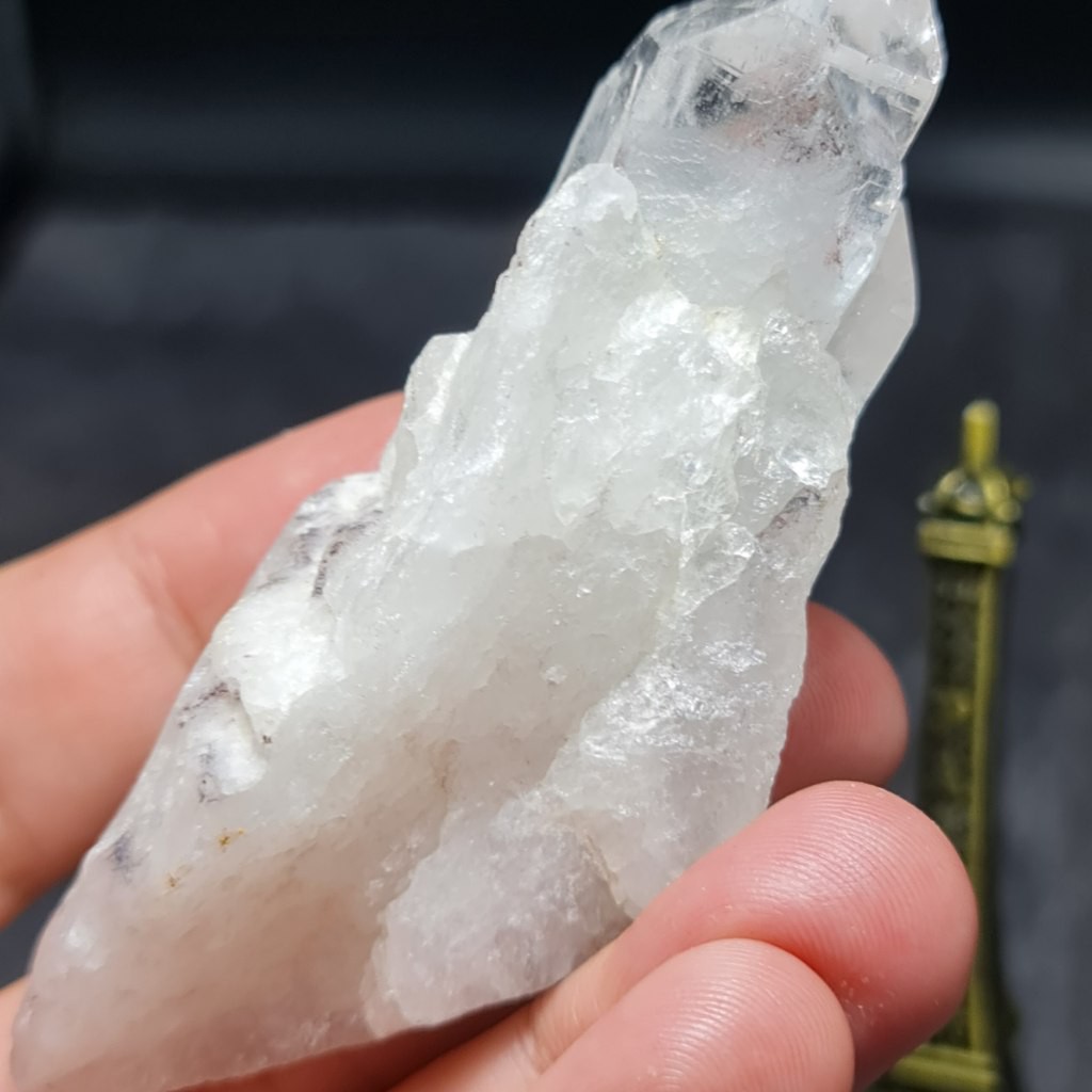  راف صد درصد طبیعی سنگ کوارتز یخی اصل معدنی
کد  27090
