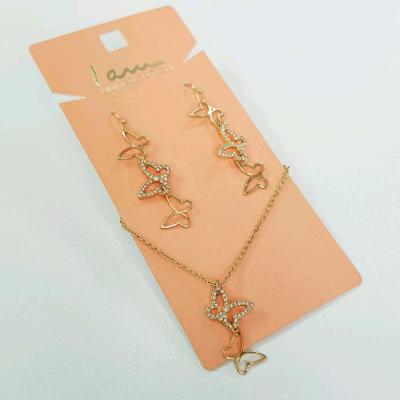 نیم ست گوشواره و گردنبند آویز پروانه نگین دار ، کار بسیار زیبا و ظریف